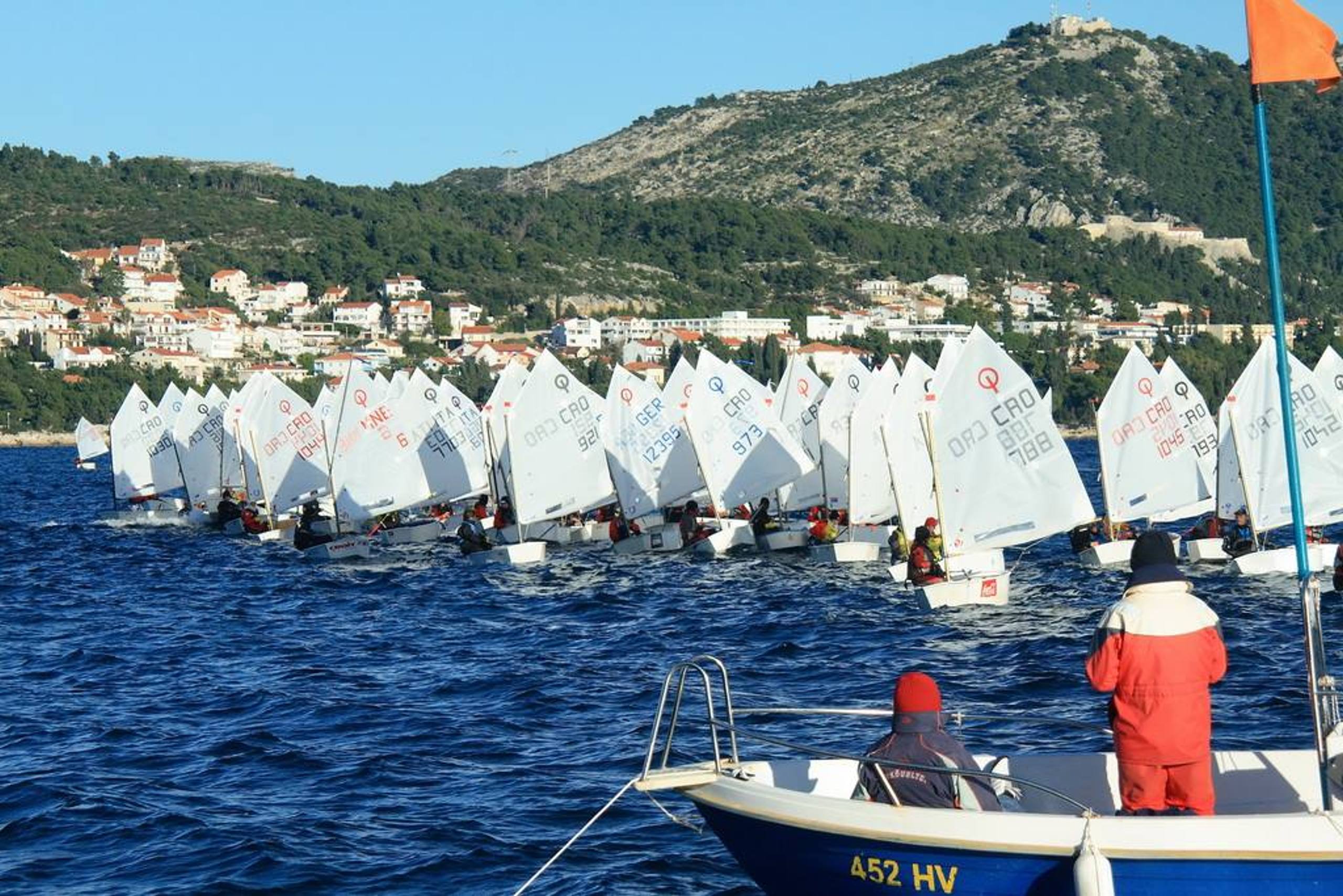 34. Međunarodna novogodišnja regata — Cucin, Hvar, prosinac 2010. — fotografija 22 od 78