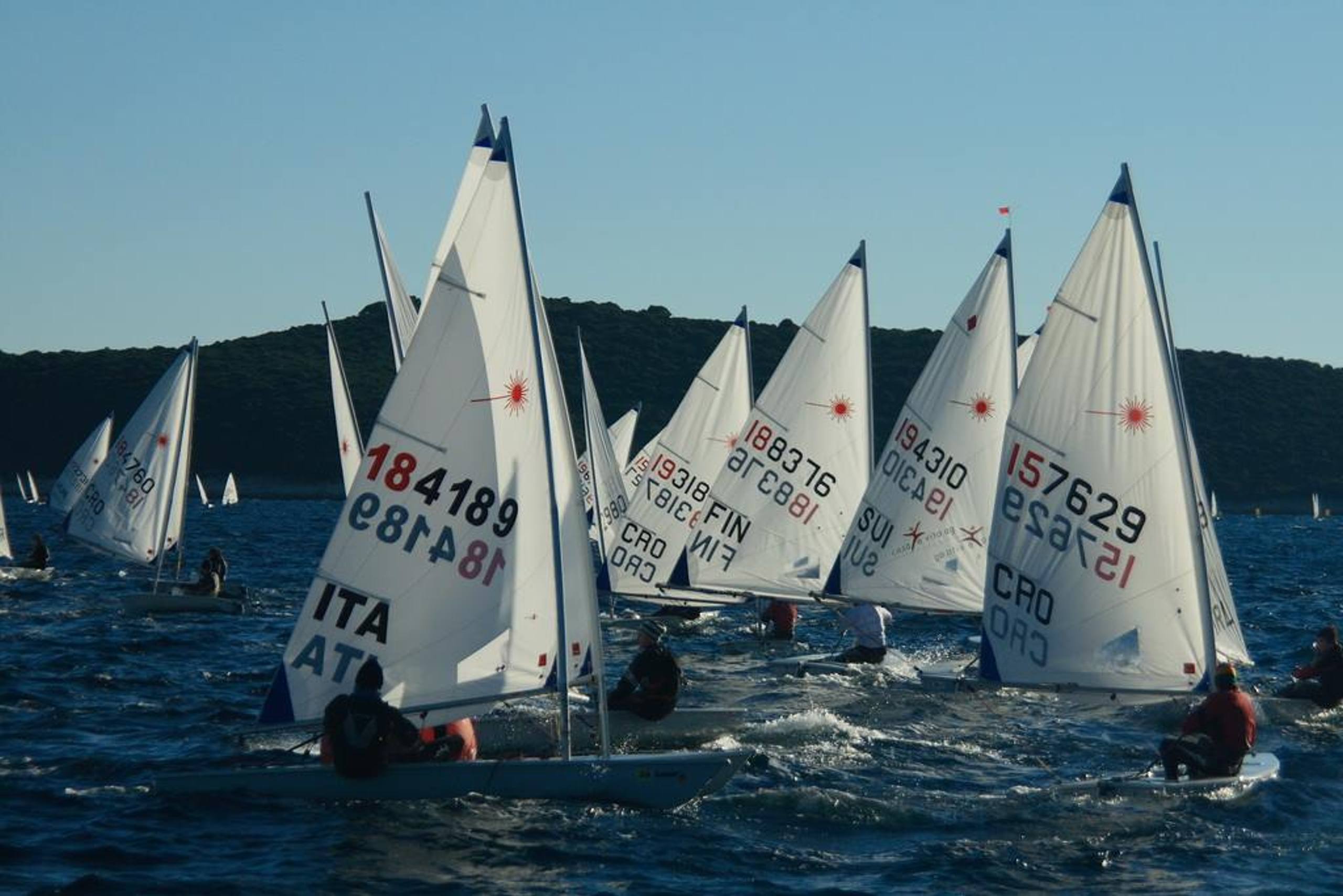 34. Međunarodna novogodišnja regata — Cucin, Hvar, prosinac 2010. — fotografija 18 od 78