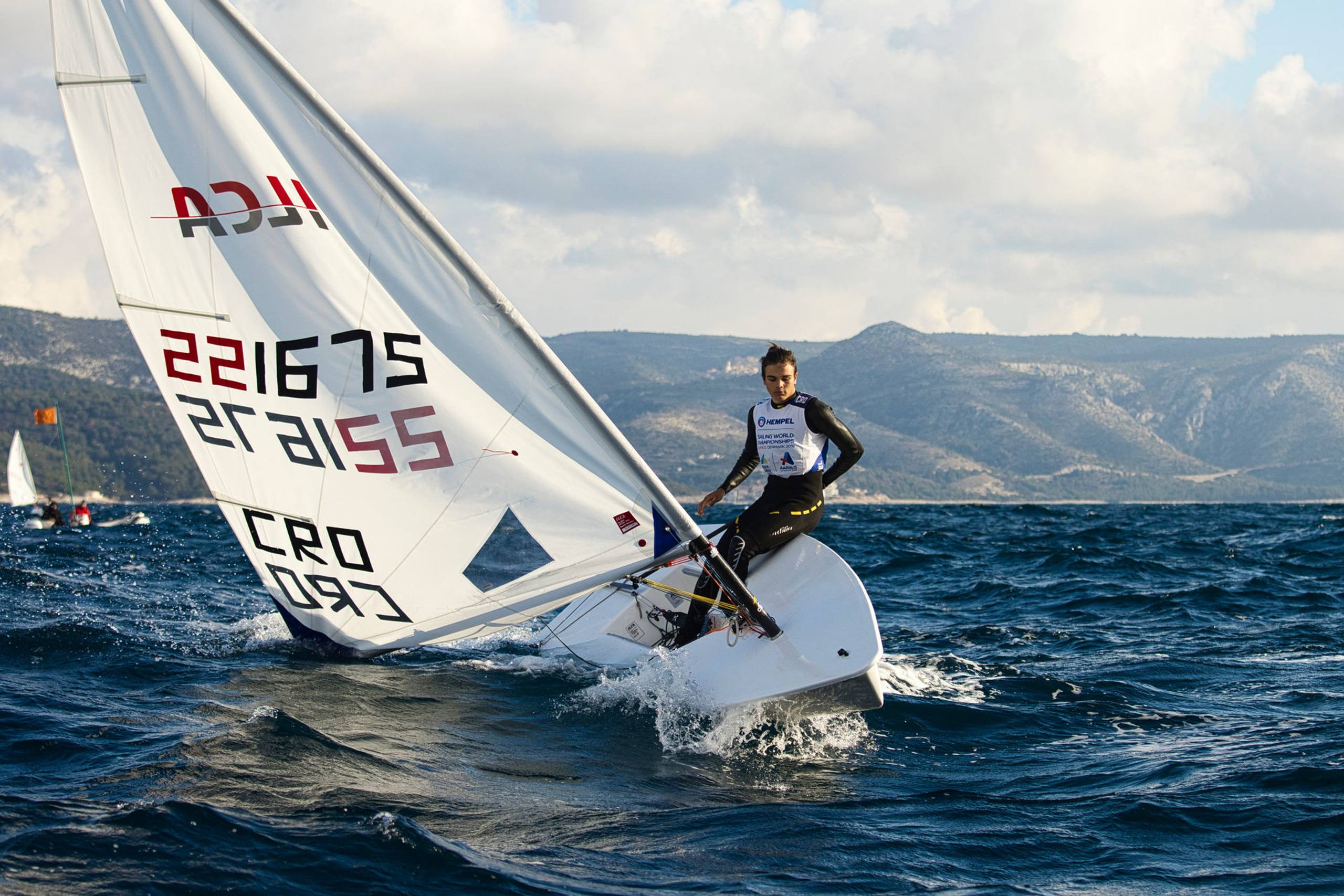 45. Međunarodna novogodišnja regata, Hvar, prosinac 2022. — fotografija 83 od 100