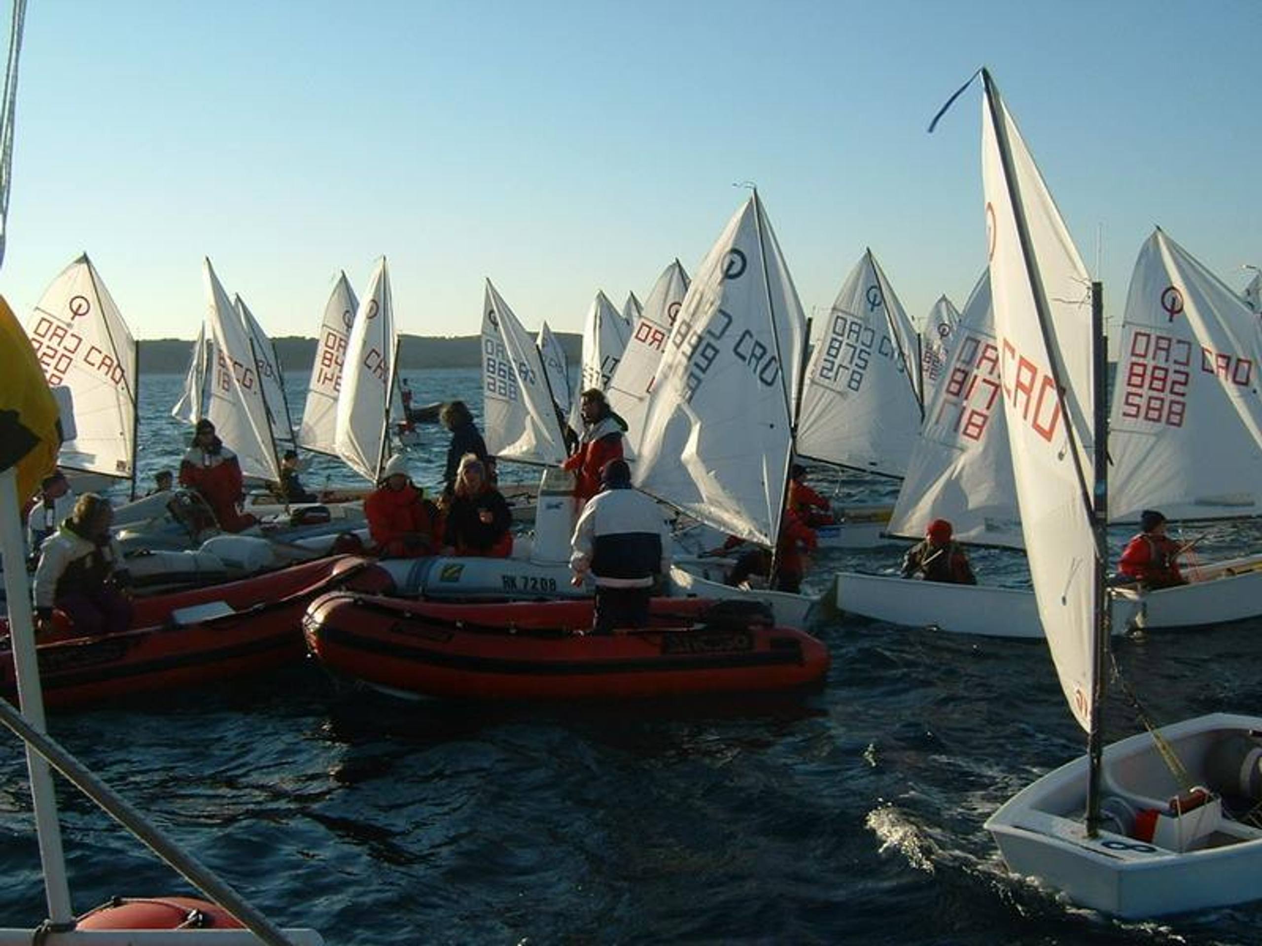 28. Međunarodna novogodišnja regata, Hvar, prosinac 2004. — fotografija 98 od 105