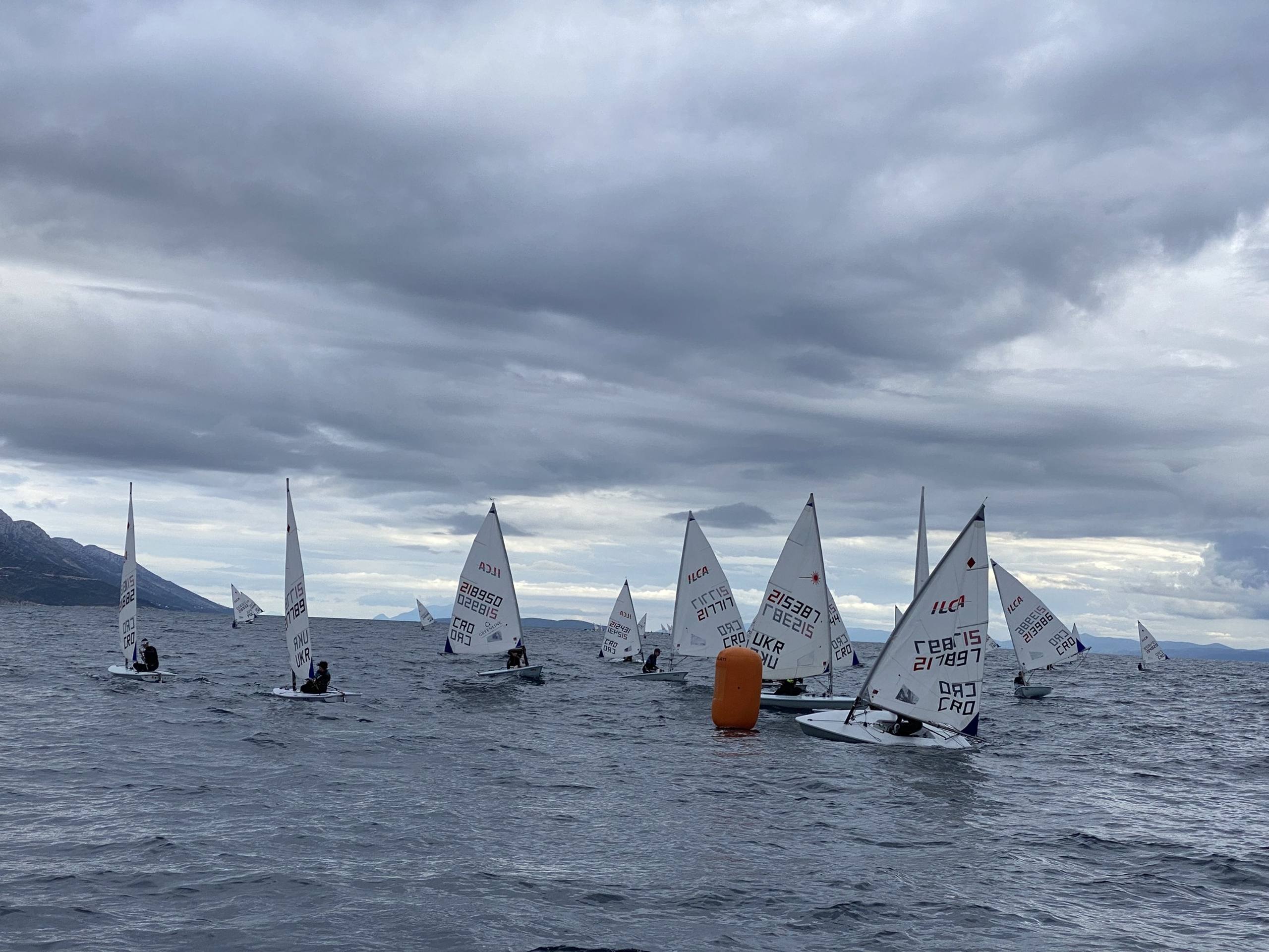 44. Međunarodna novogodišnja regata, Hvar, prosinac 2021. — fotografija 39 od 100
