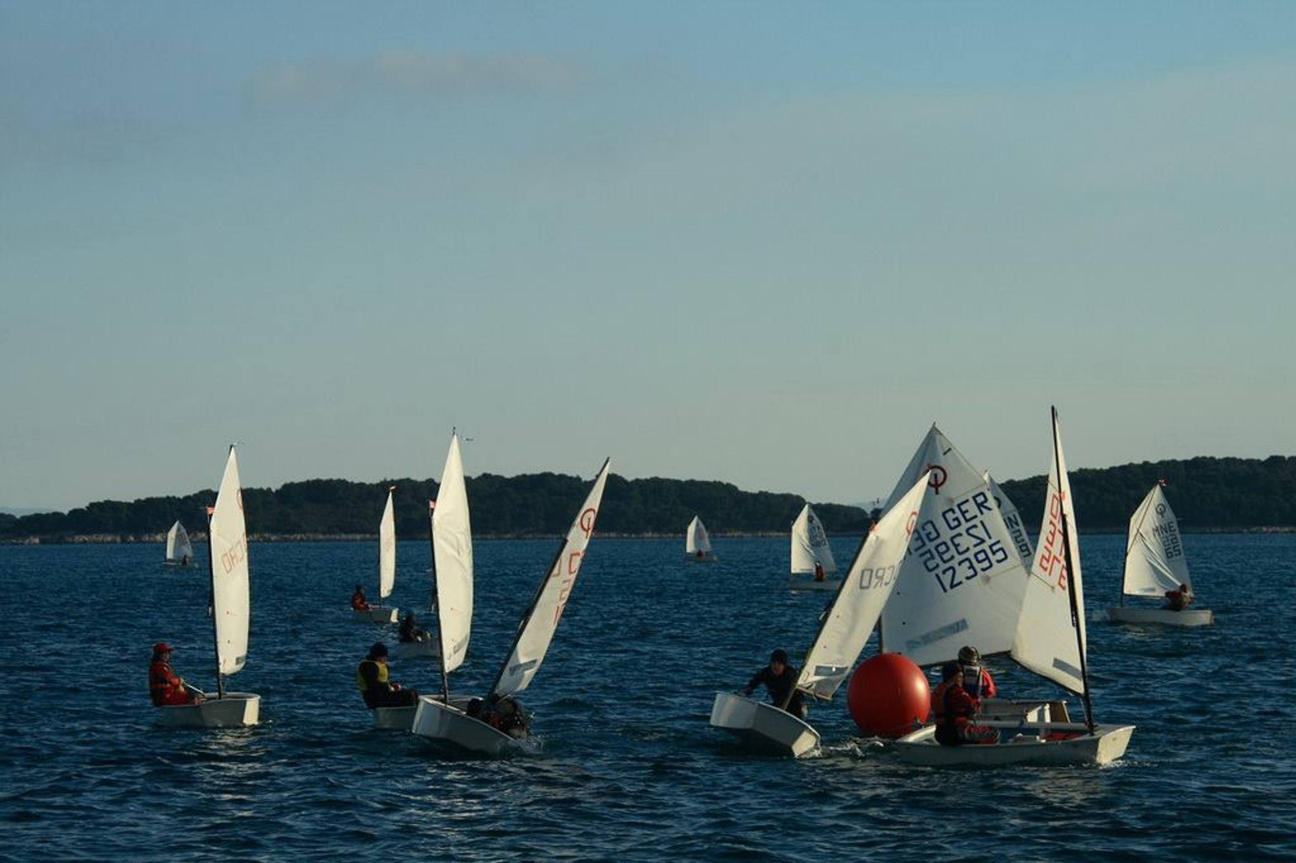 34. Međunarodna novogodišnja regata — Cucin, Hvar, prosinac 2010. — fotografija 39 od 78