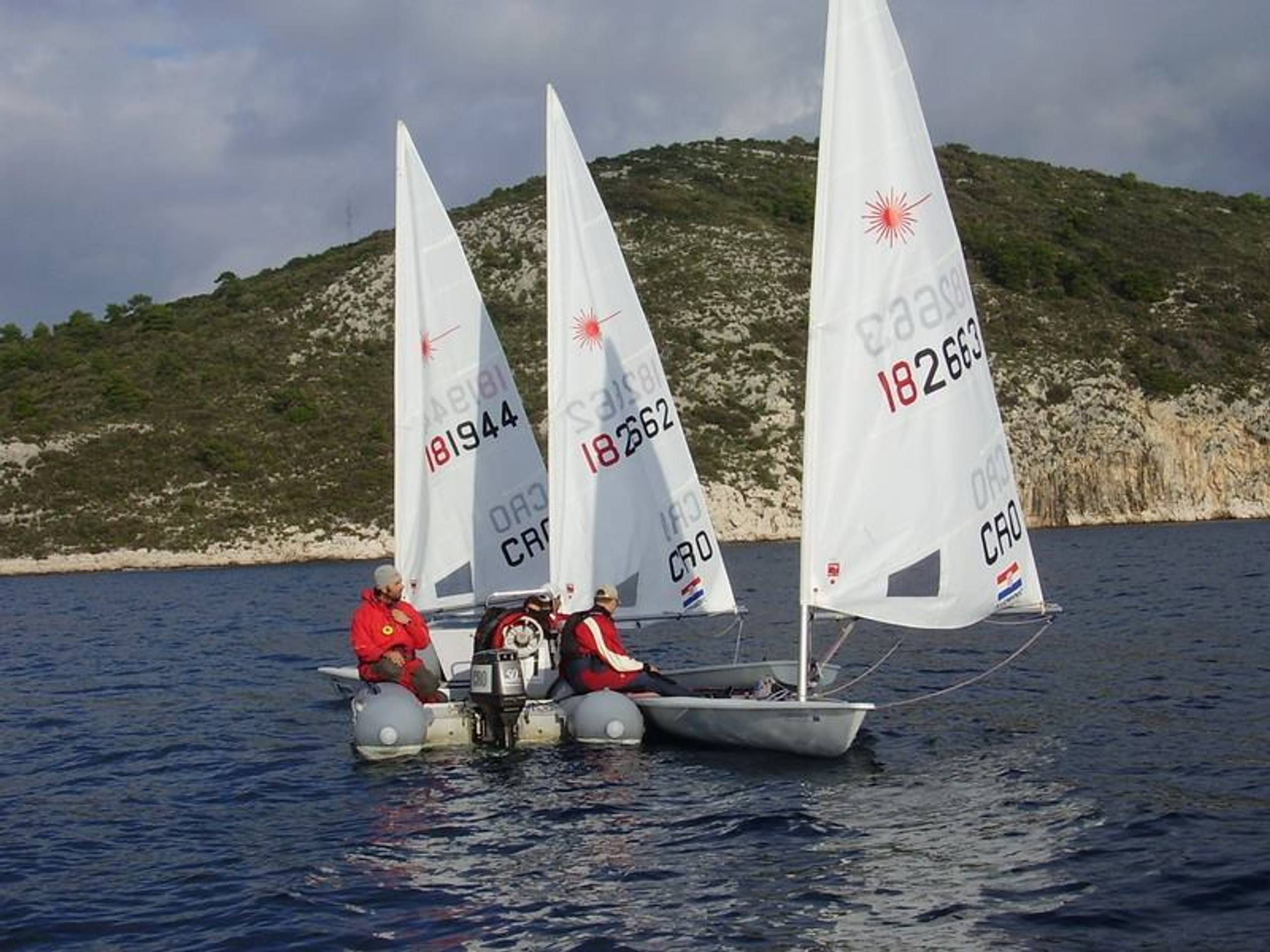 29. Međunarodna novogodišnja regata, Hvar, prosinac 2005. — fotografija 53 od 100