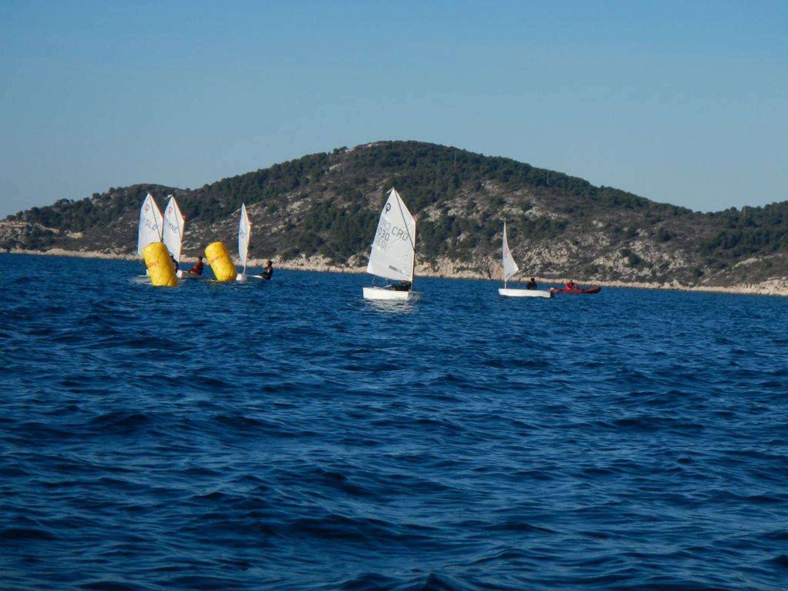 36. Međunarodna novogodišnja regata — Prvenstvo Hrvatske u klasi Optimist, Hvar, prosinac 2012. — fotografija 26 od 65