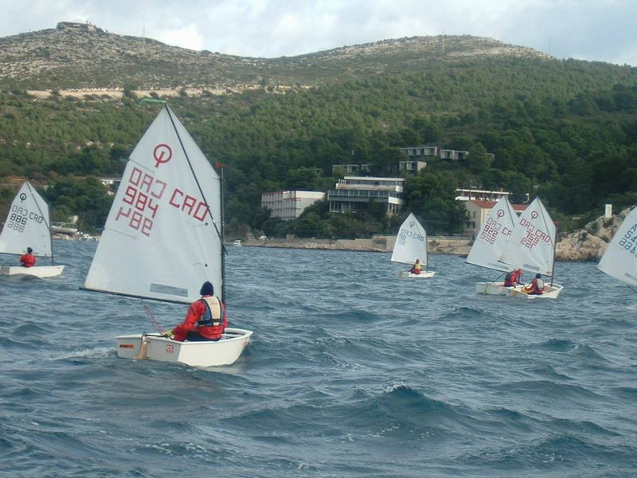 29. Međunarodna novogodišnja regata, Hvar, prosinac 2005. — fotografija 36 od 100