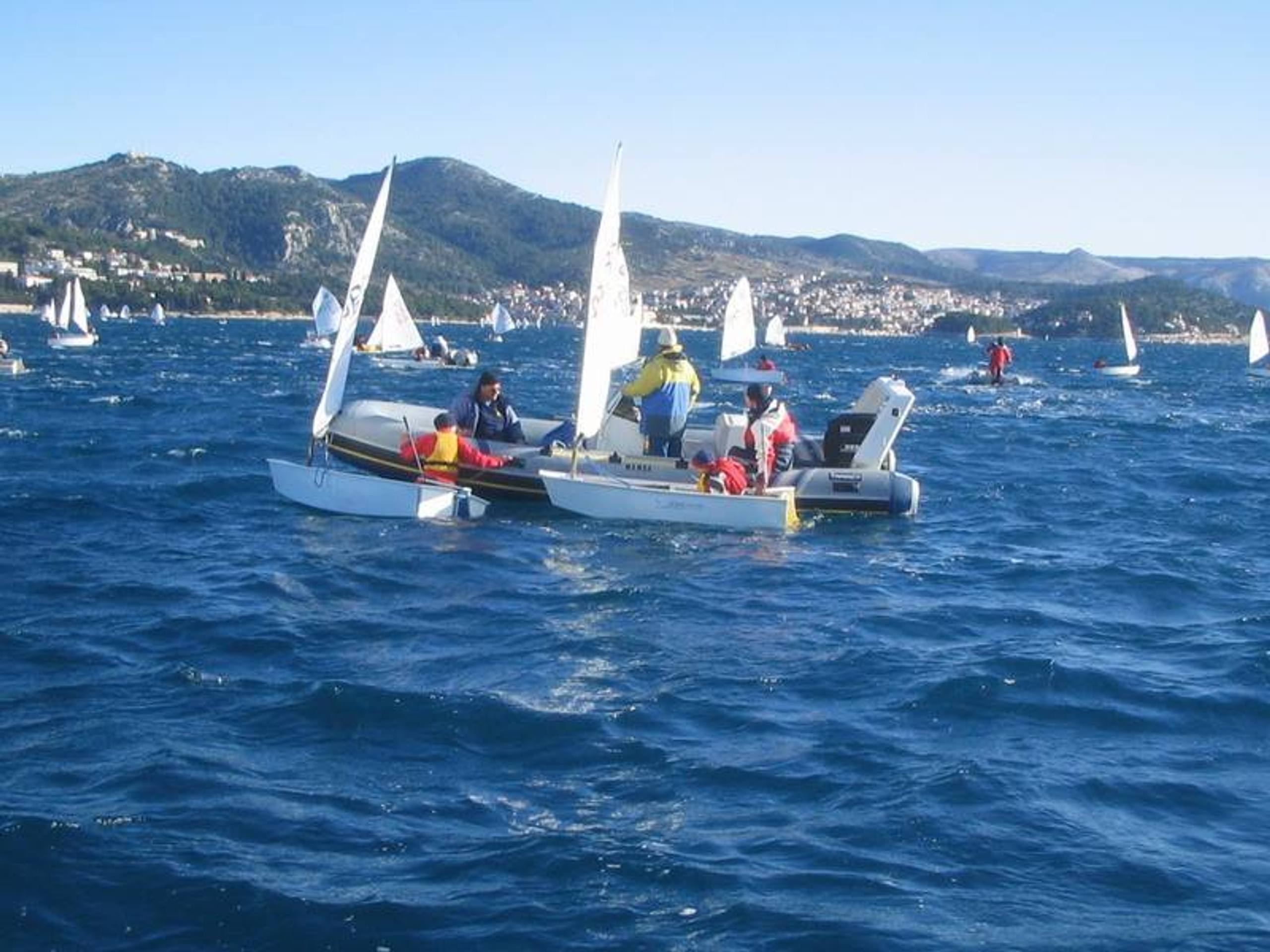 28. Međunarodna novogodišnja regata, Hvar, prosinac 2004. — fotografija 57 od 105