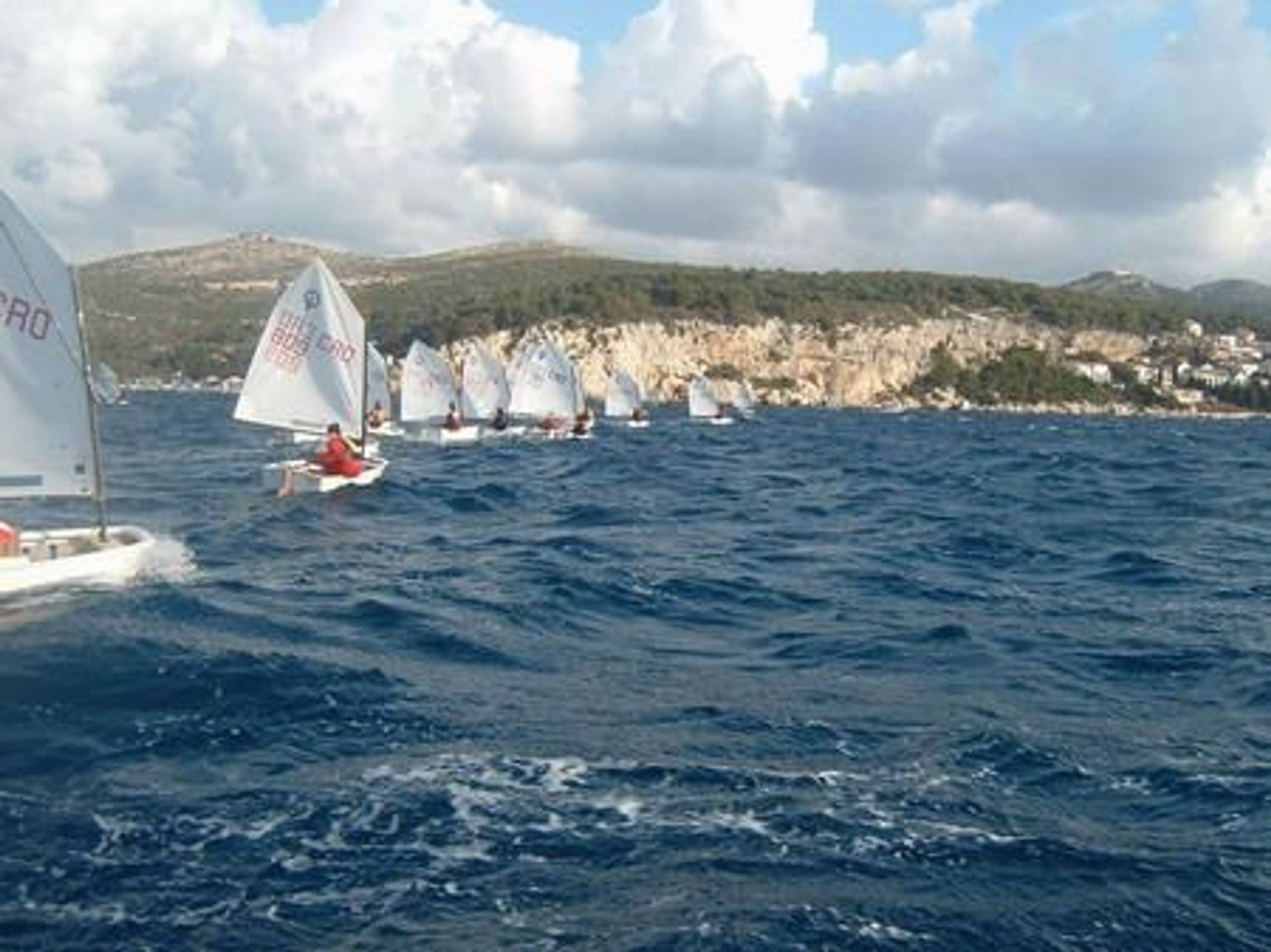 27. Međunarodna novogodišnja regata, Hvar, prosinac 2003. — fotografija 46 od 100