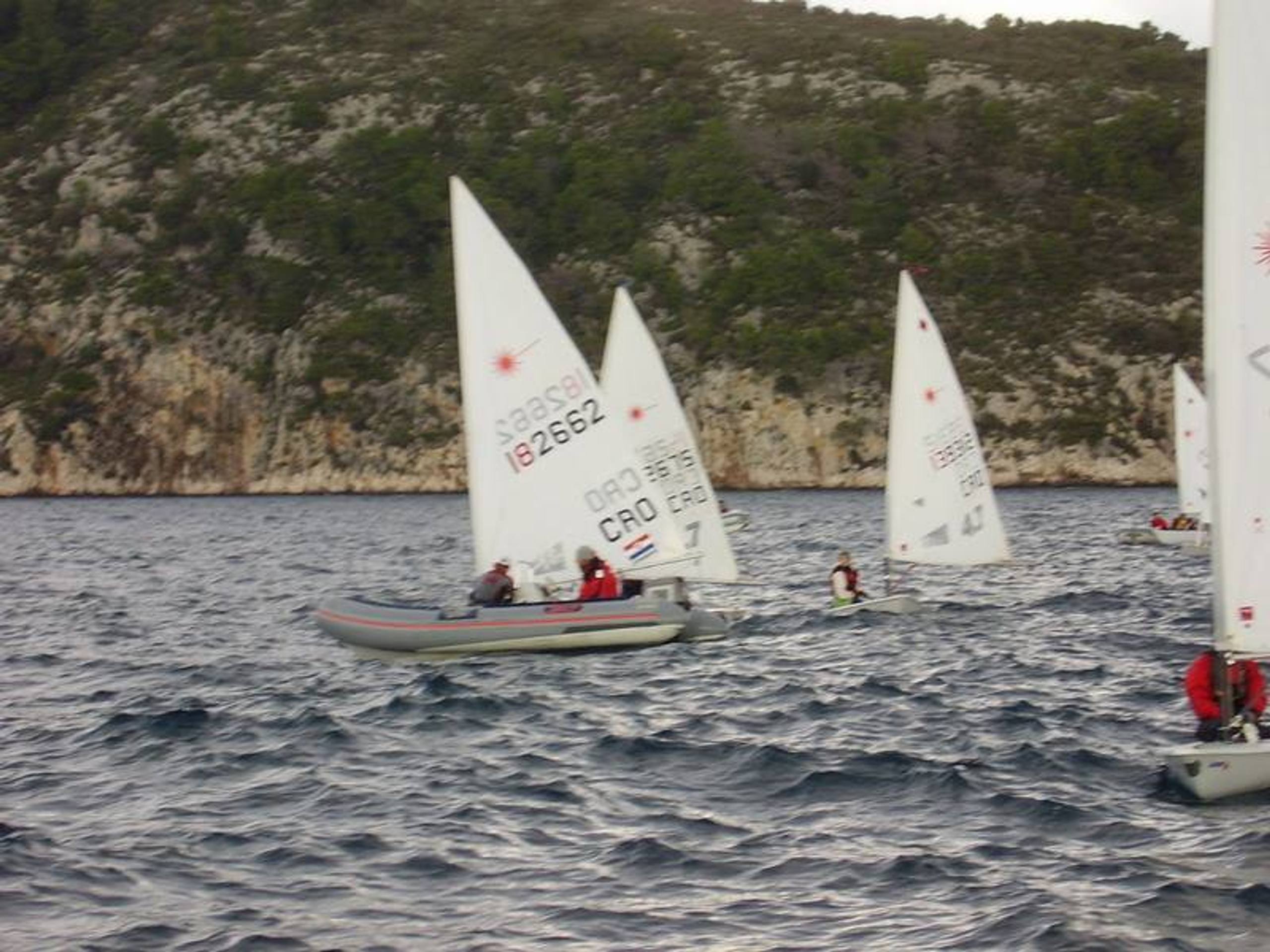 29. Međunarodna novogodišnja regata, Hvar, prosinac 2005. — fotografija 32 od 100