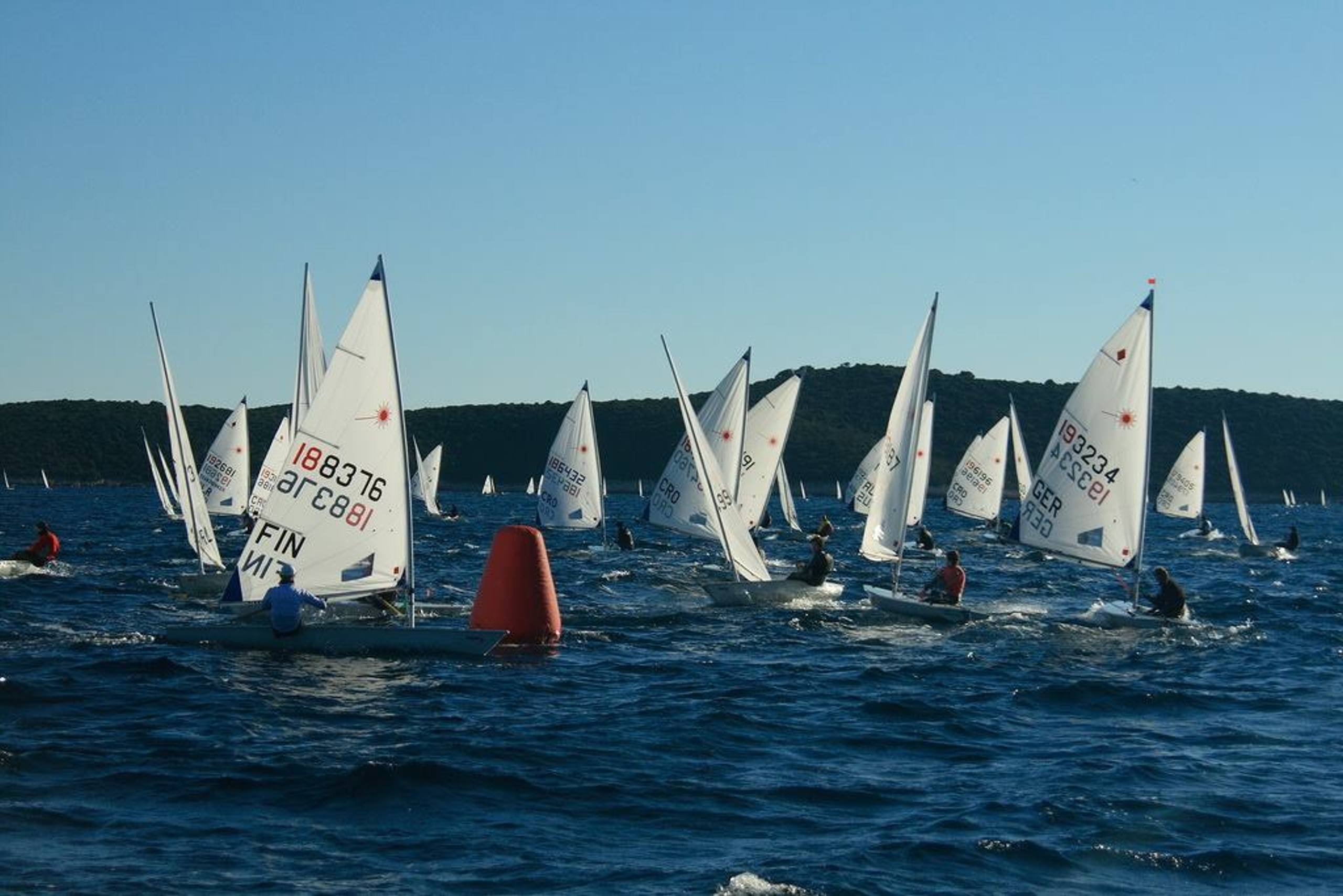 34. Međunarodna novogodišnja regata — Cucin, Hvar, prosinac 2010. — fotografija 17 od 78