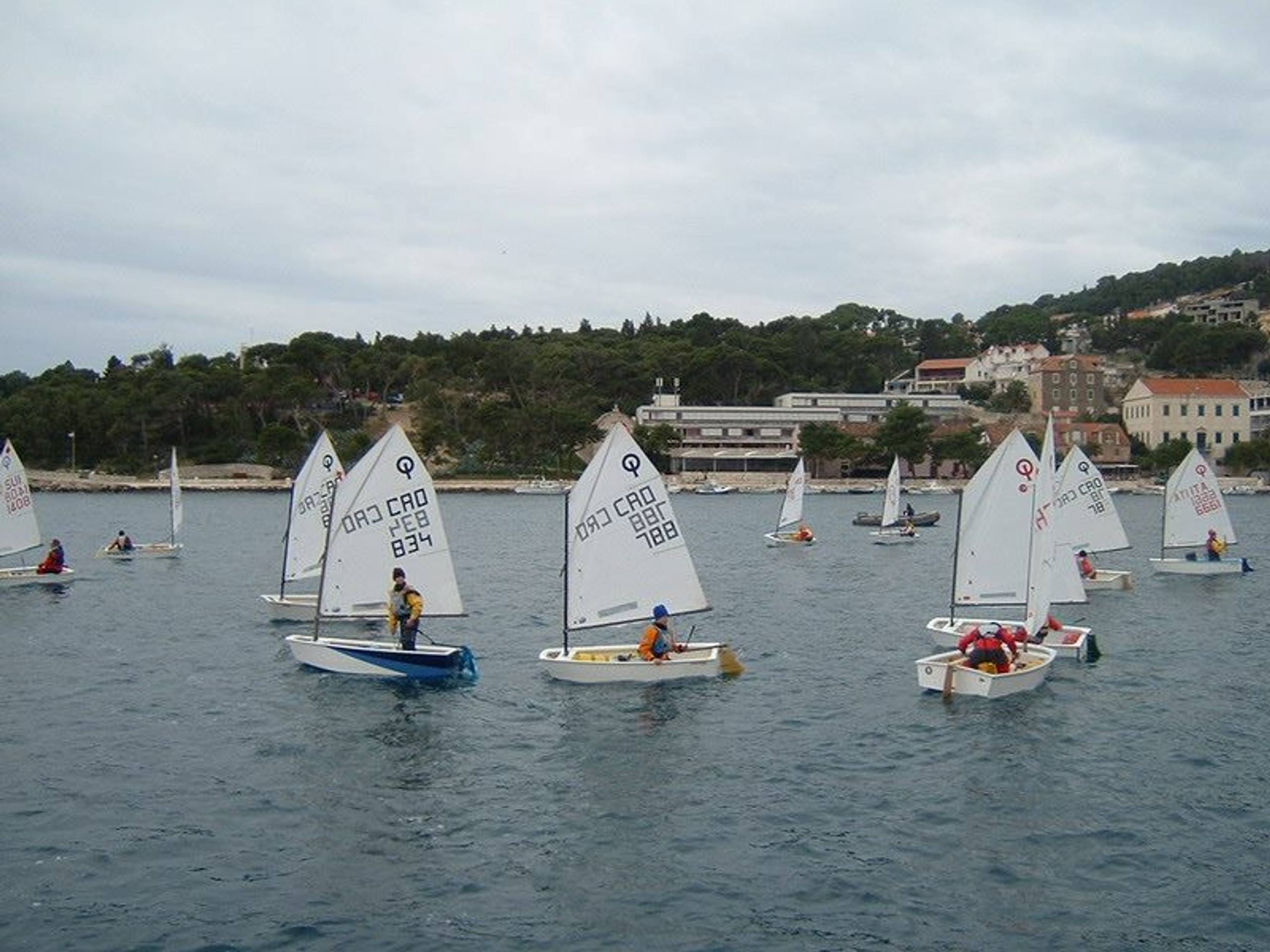 29. Međunarodna novogodišnja regata, Hvar, prosinac 2005. — fotografija 25 od 100