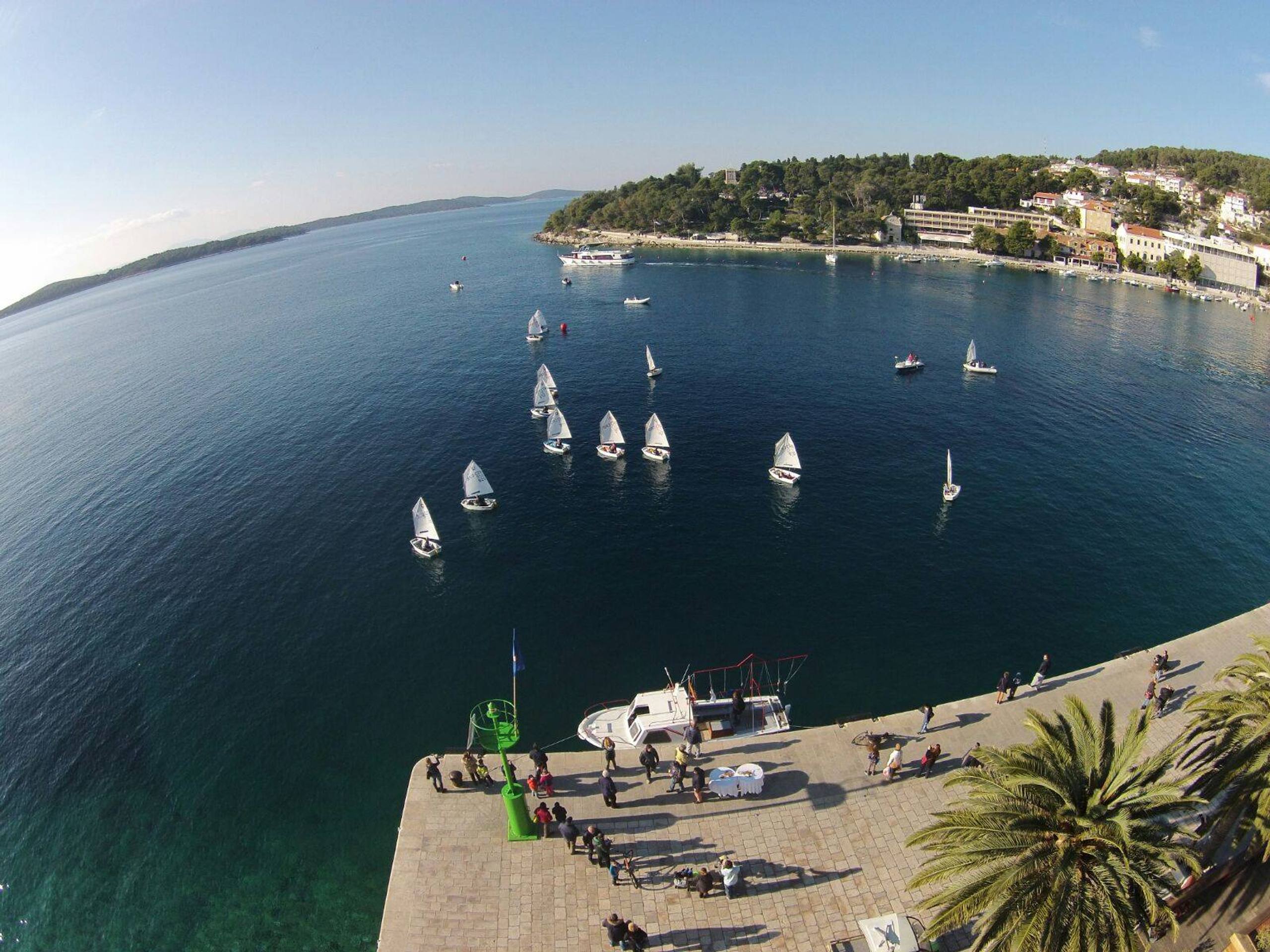 Memorijal Zdenko Roić iz zraka, Hvar, siječanj 2016. — fotografija 3 od 10