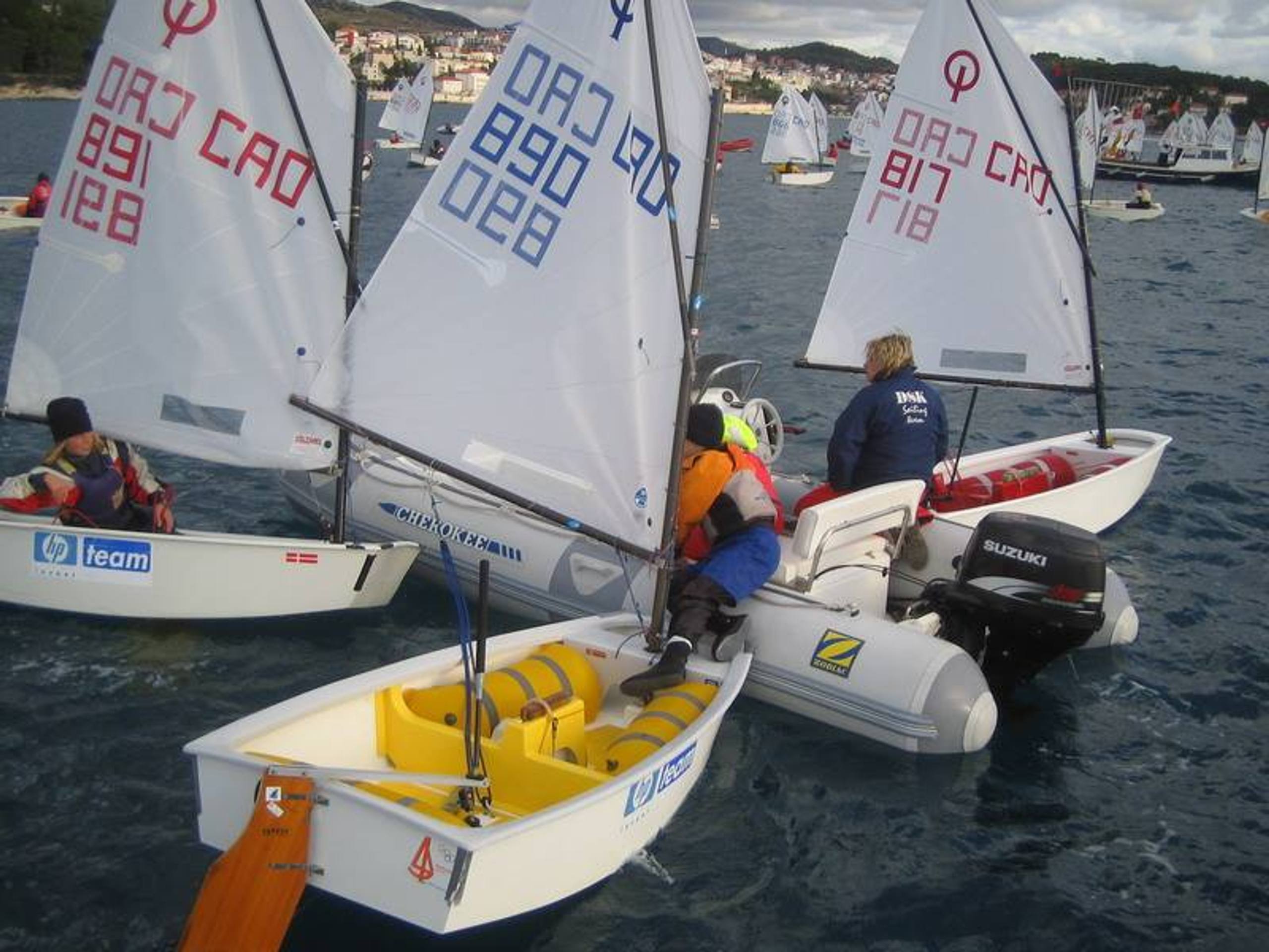 28. Međunarodna novogodišnja regata, Hvar, prosinac 2004. — fotografija 24 od 105