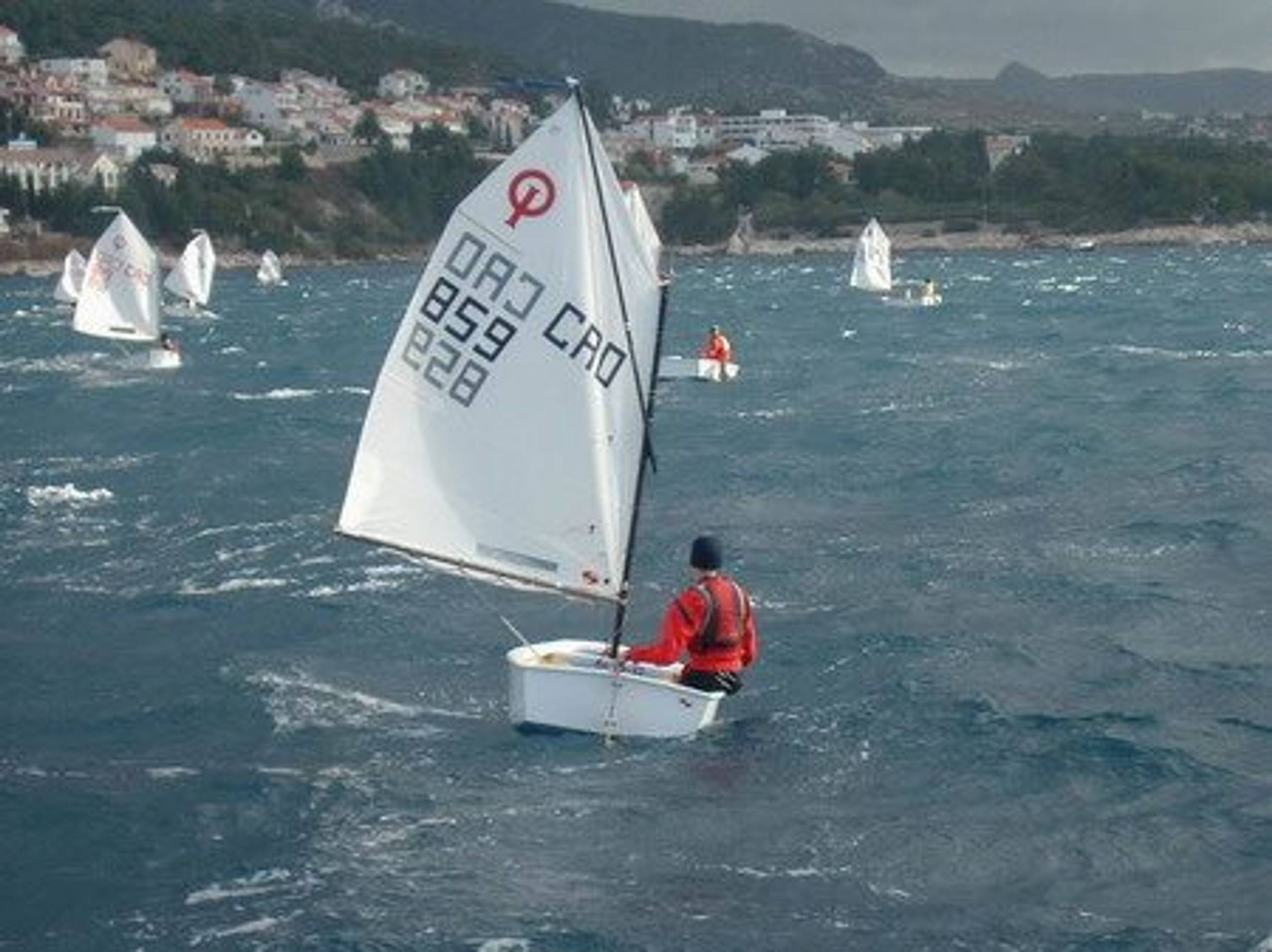 27. Međunarodna novogodišnja regata, Hvar, prosinac 2003. — fotografija 37 od 100
