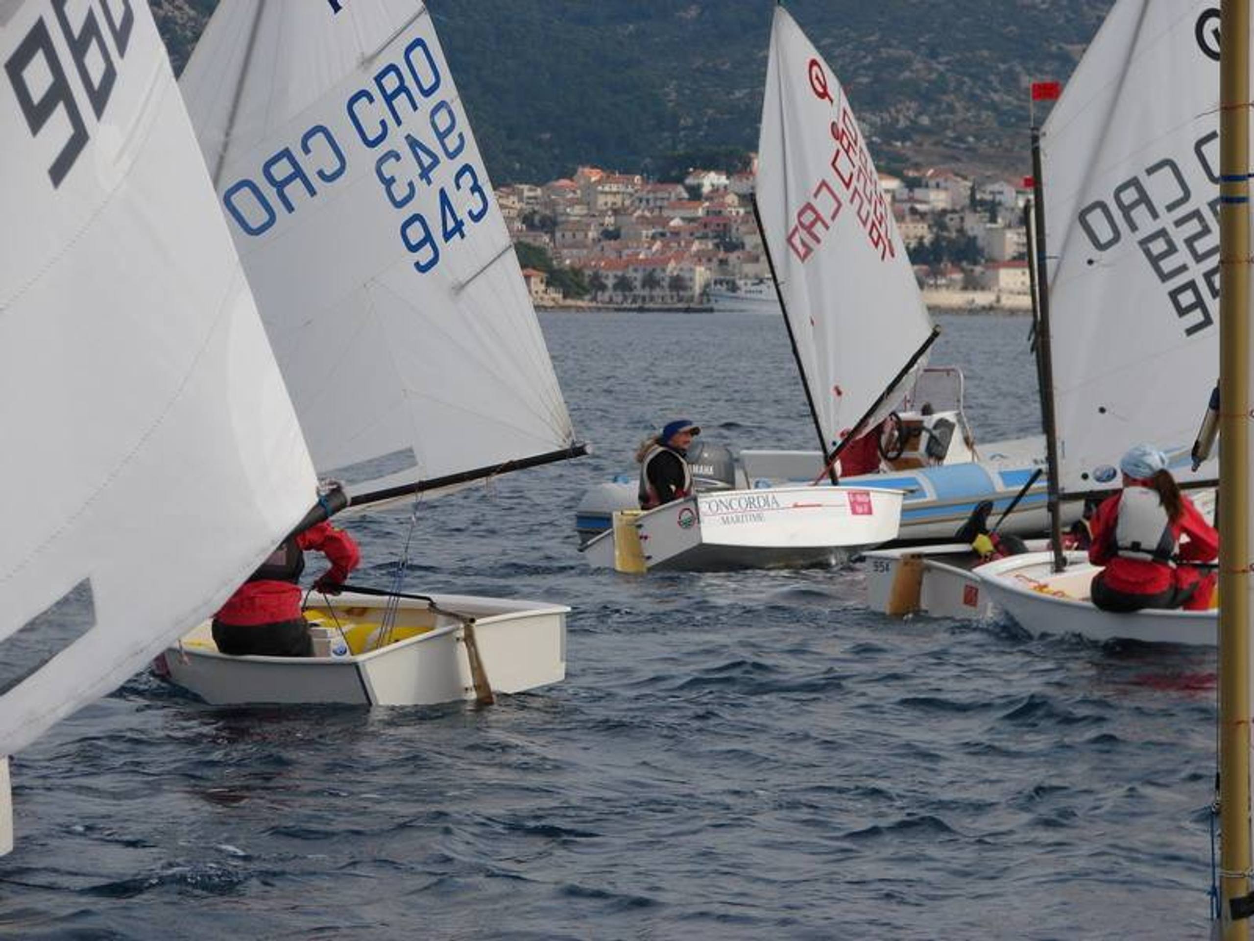 30. Međunarodna novogodišnja regata, Hvar, prosinac 2006. — fotografija 27 od 100