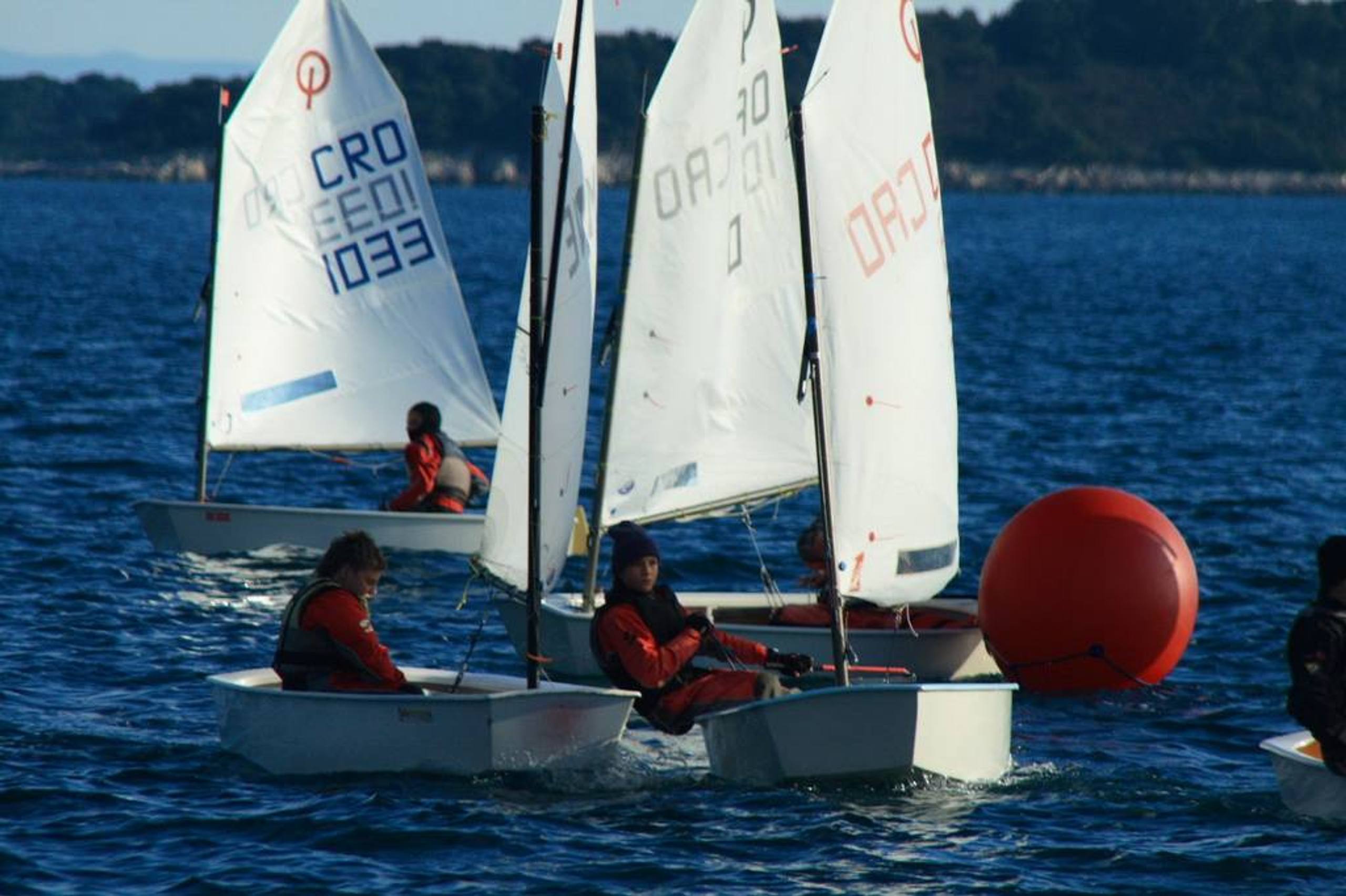 34. Međunarodna novogodišnja regata — Cucin, Hvar, prosinac 2010. — fotografija 41 od 78