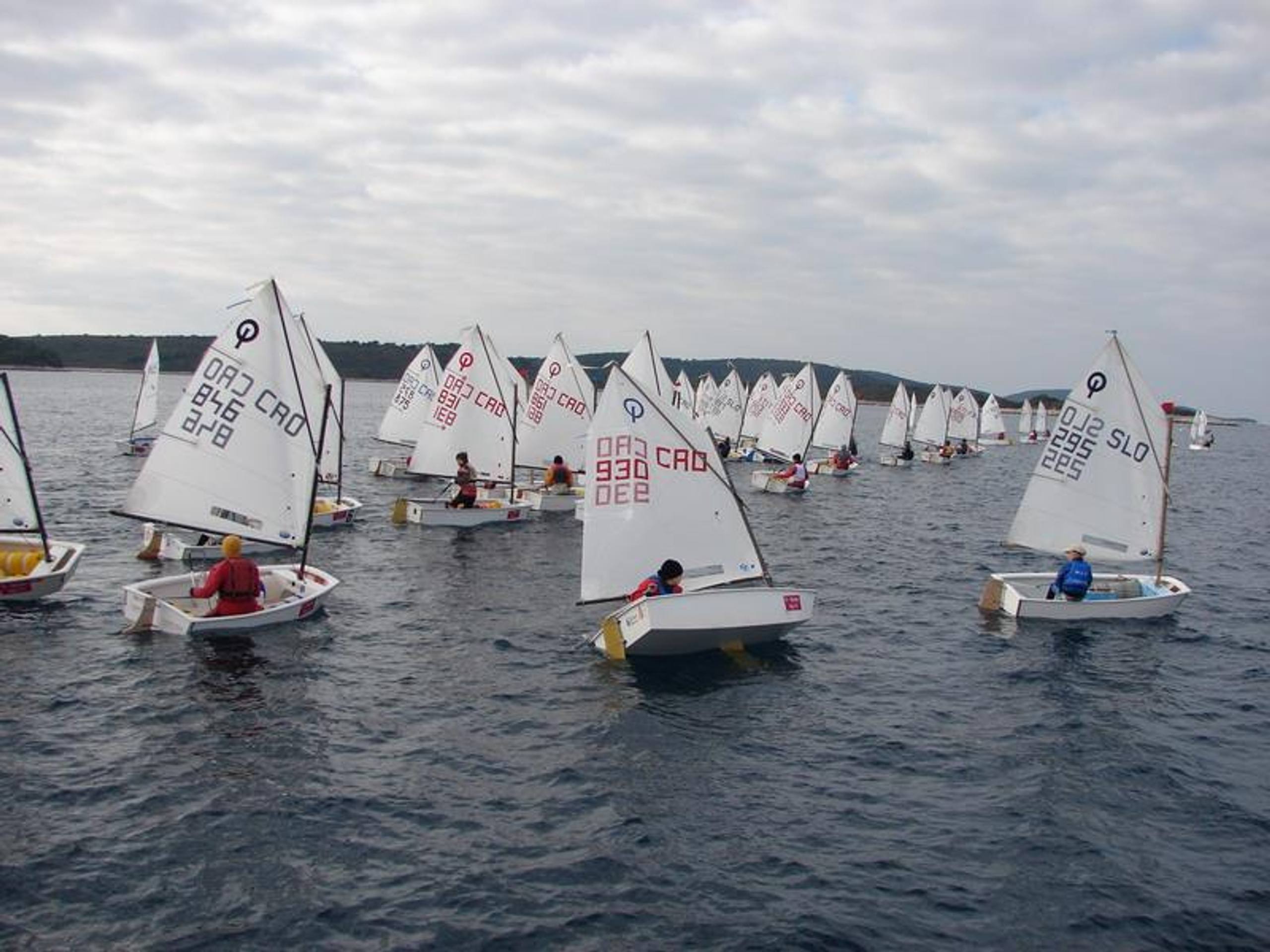 30. Međunarodna novogodišnja regata, Hvar, prosinac 2006. — fotografija 28 od 100