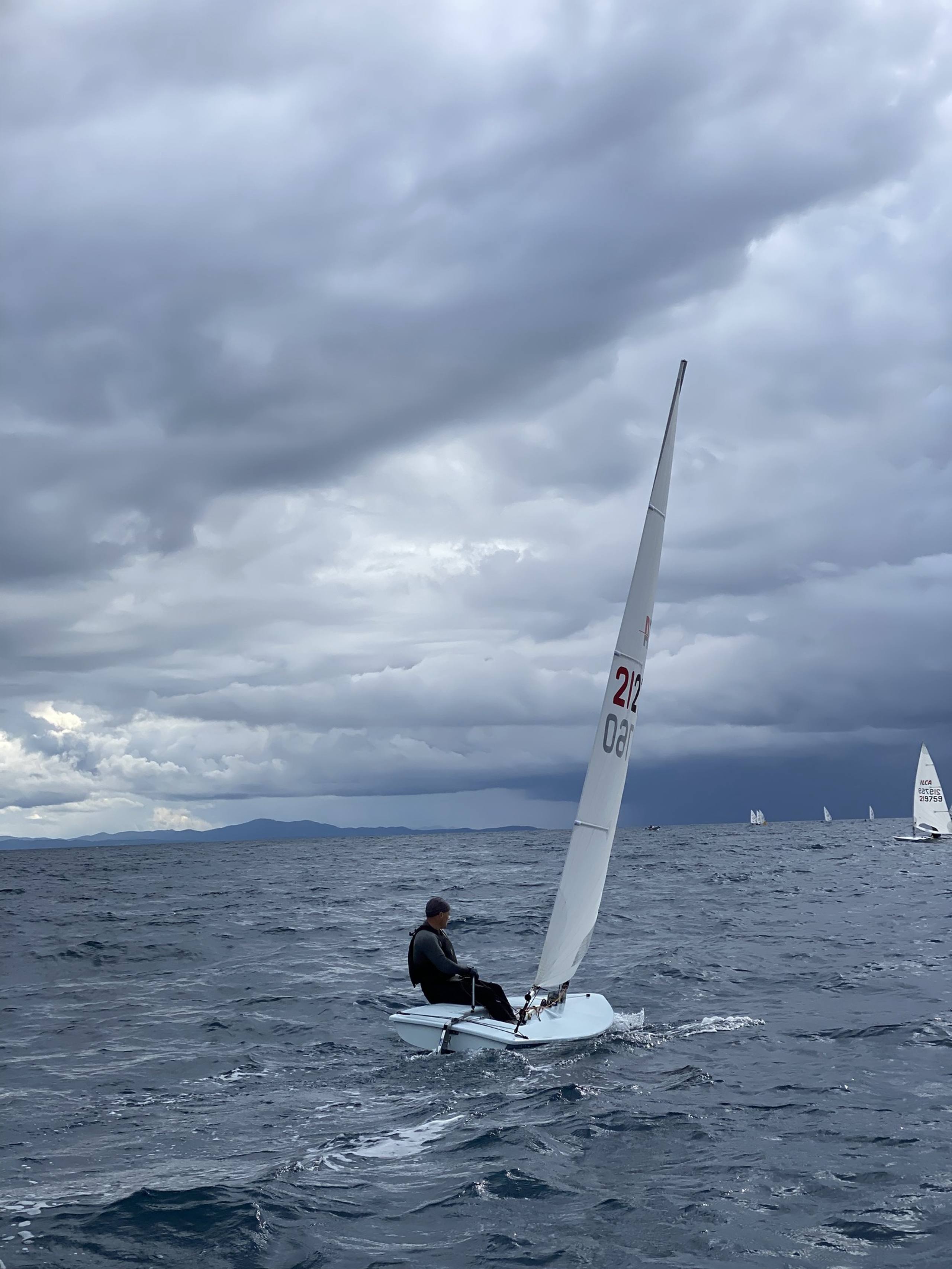 44. Međunarodna novogodišnja regata, Hvar, prosinac 2021. — fotografija 24 od 100