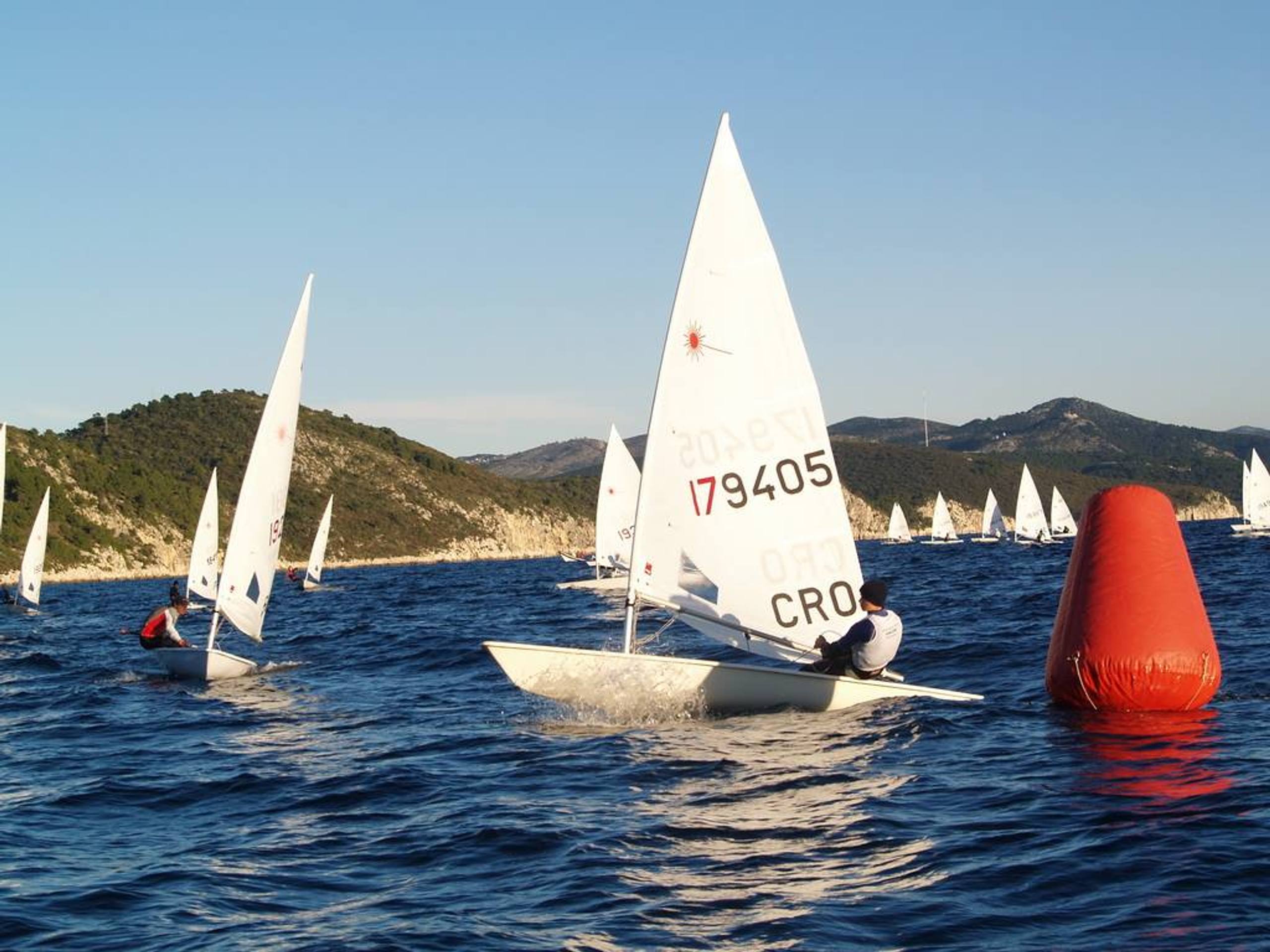34. Međunarodna novogodišnja regata — K&B, Hvar, prosinac 2010. — fotografija 26 od 50