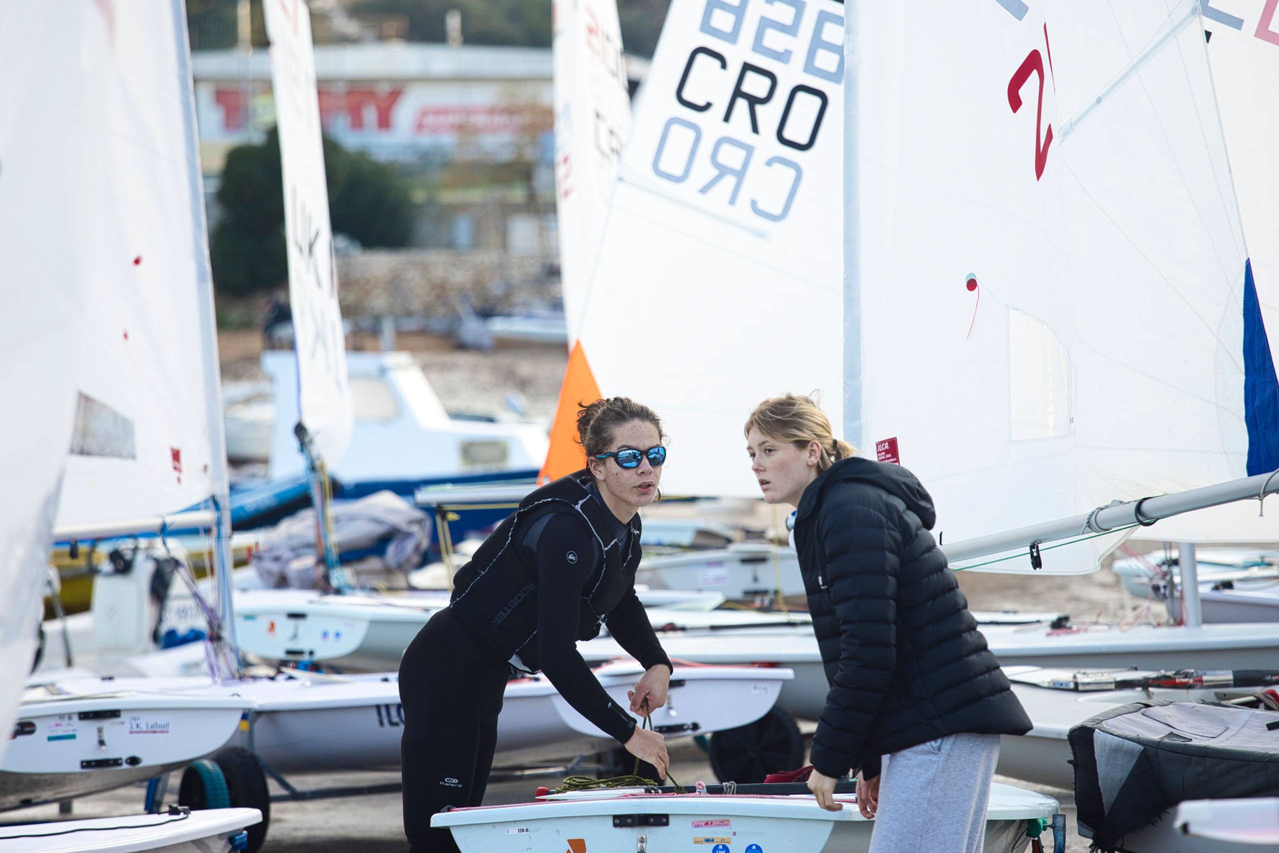 45. Međunarodna novogodišnja regata, Hvar, prosinac 2022. — fotografija 9 od 100