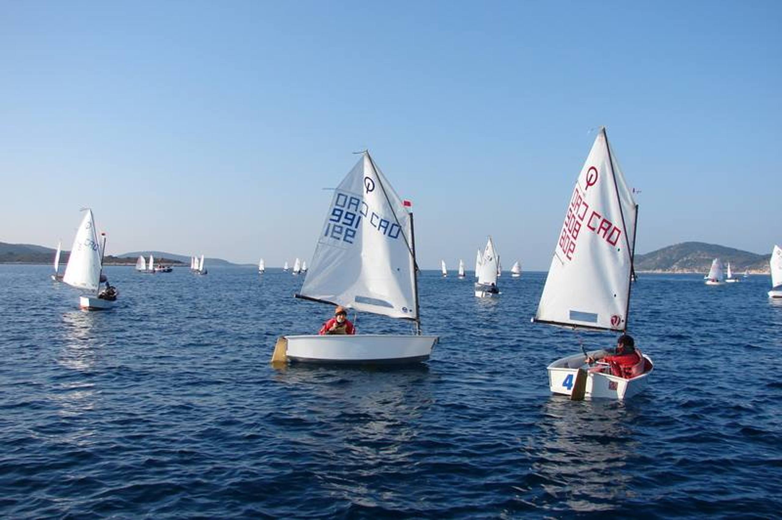 31. Međunarodna novogodišnja regata, Hvar, prosinac 2007. — fotografija 14 od 79