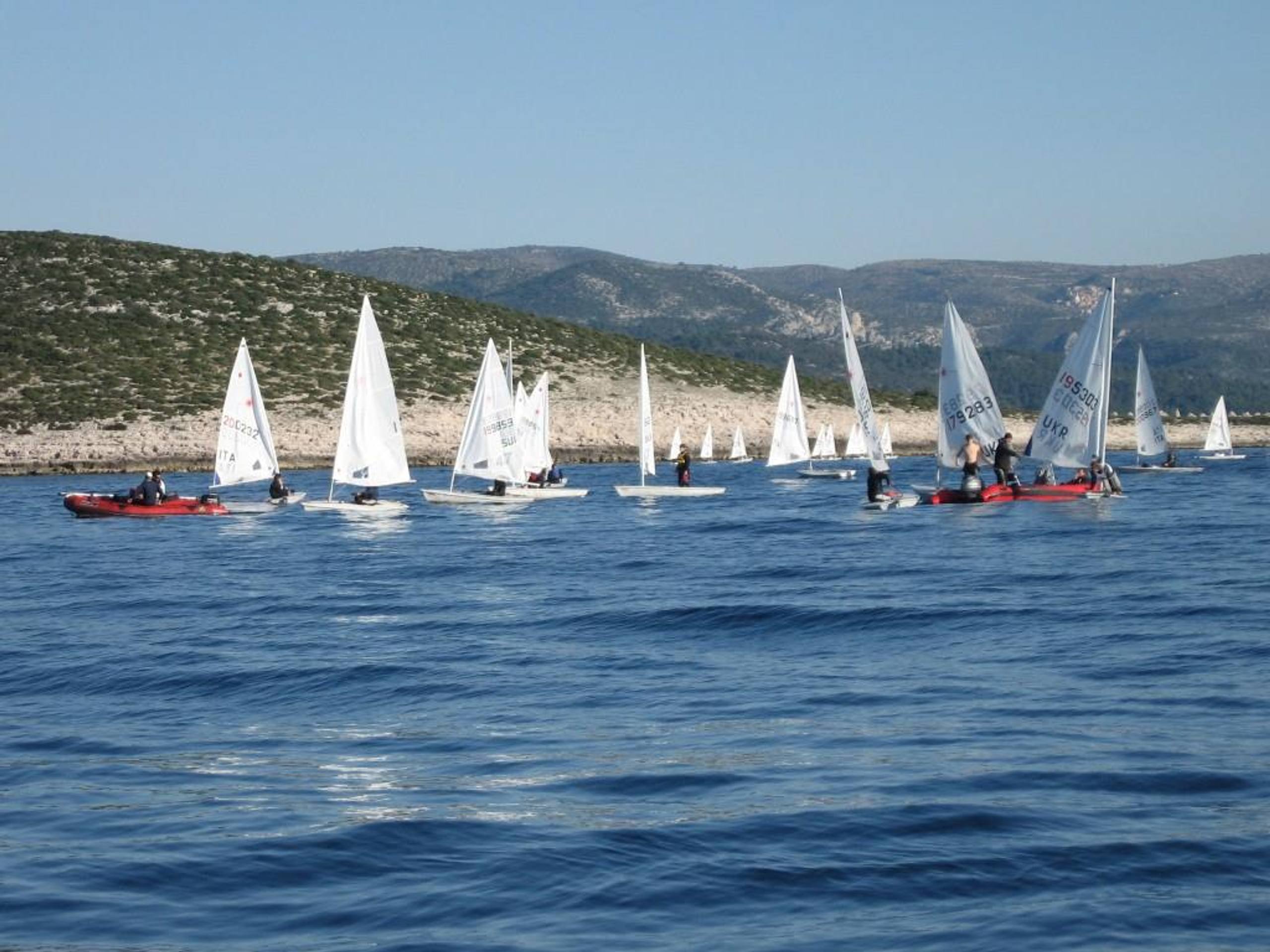 35. Međunarodna novogodišnja regata, Hvar, prosinac 2011. — fotografija 22 od 50