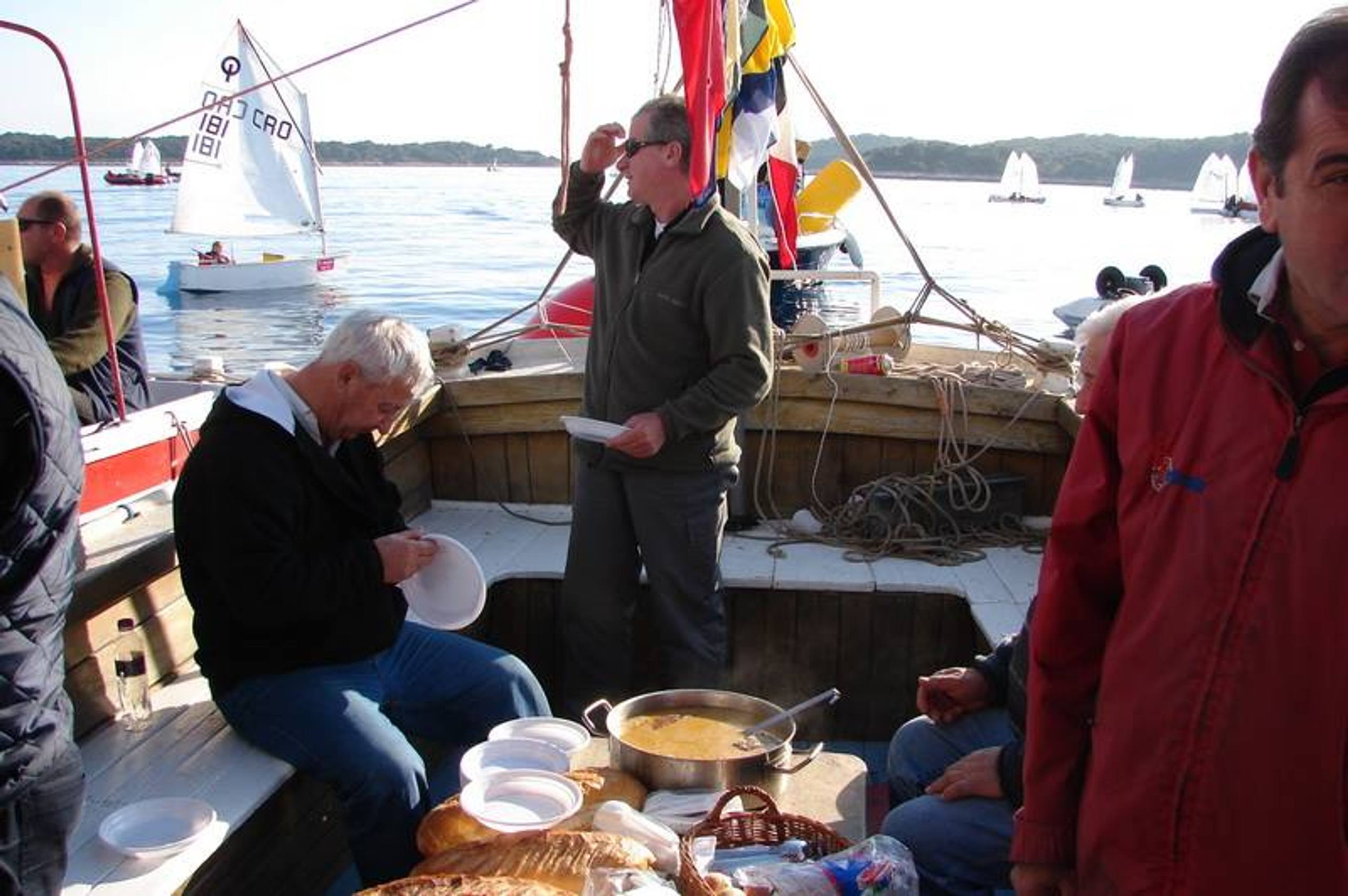 31. Međunarodna novogodišnja regata, Hvar, prosinac 2007. — fotografija 61 od 79