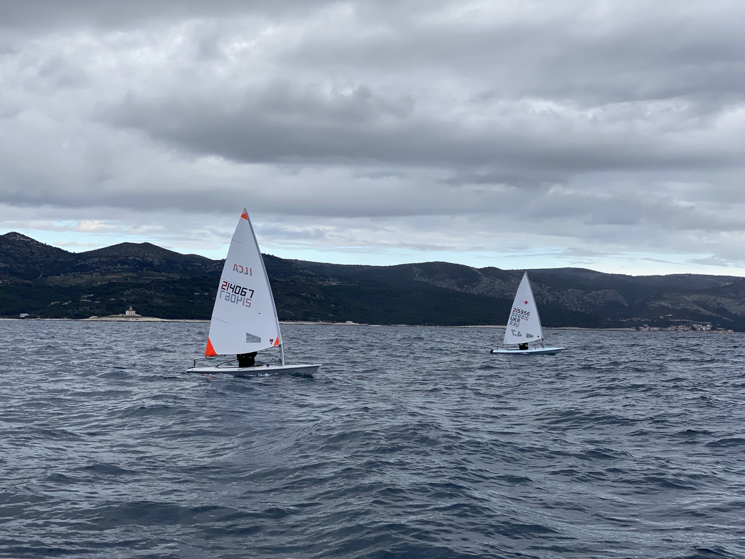 44. Međunarodna novogodišnja regata, Hvar, prosinac 2021. — fotografija 12 od 100