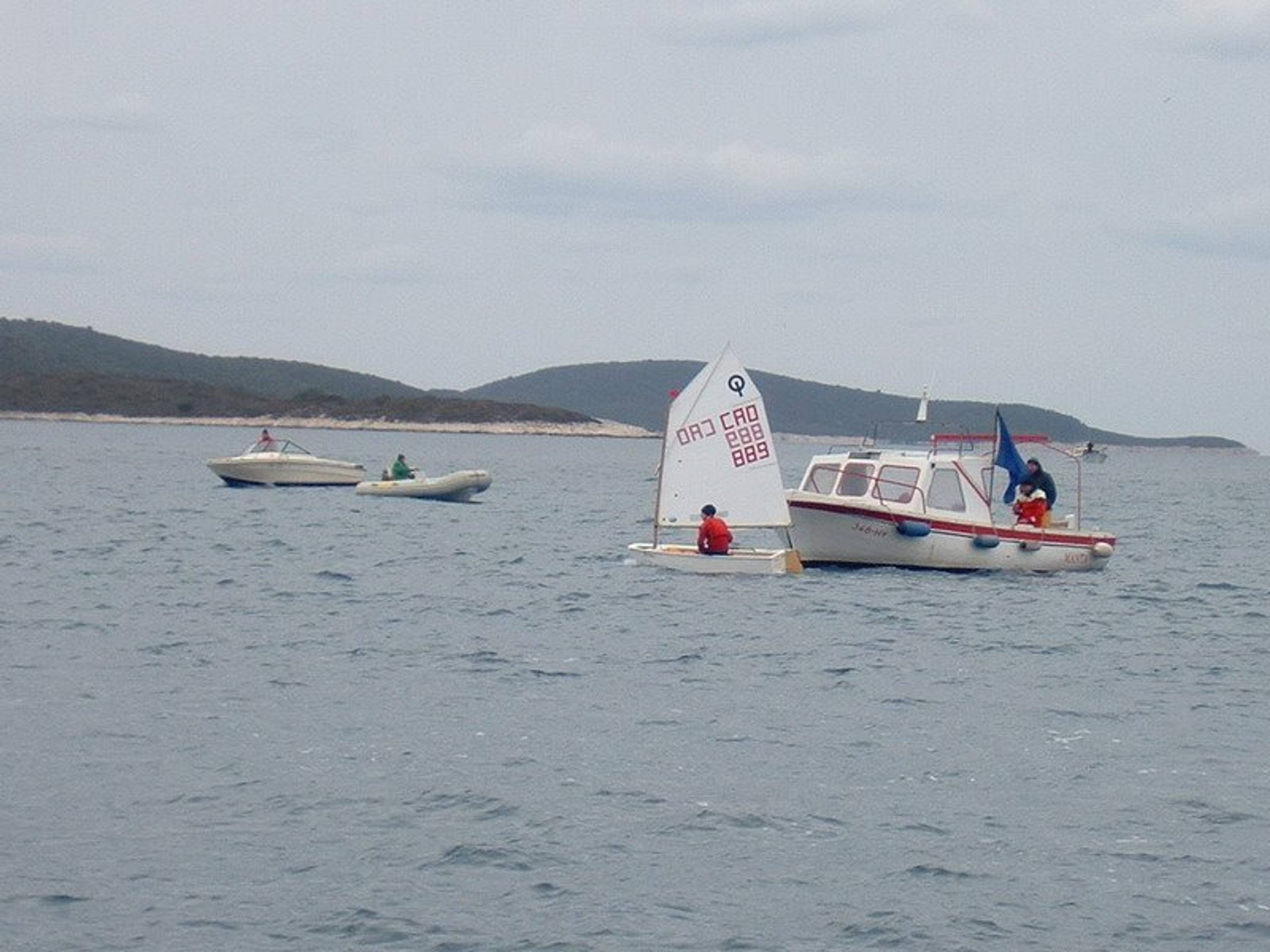 29. Međunarodna novogodišnja regata, Hvar, prosinac 2005. — fotografija 51 od 100