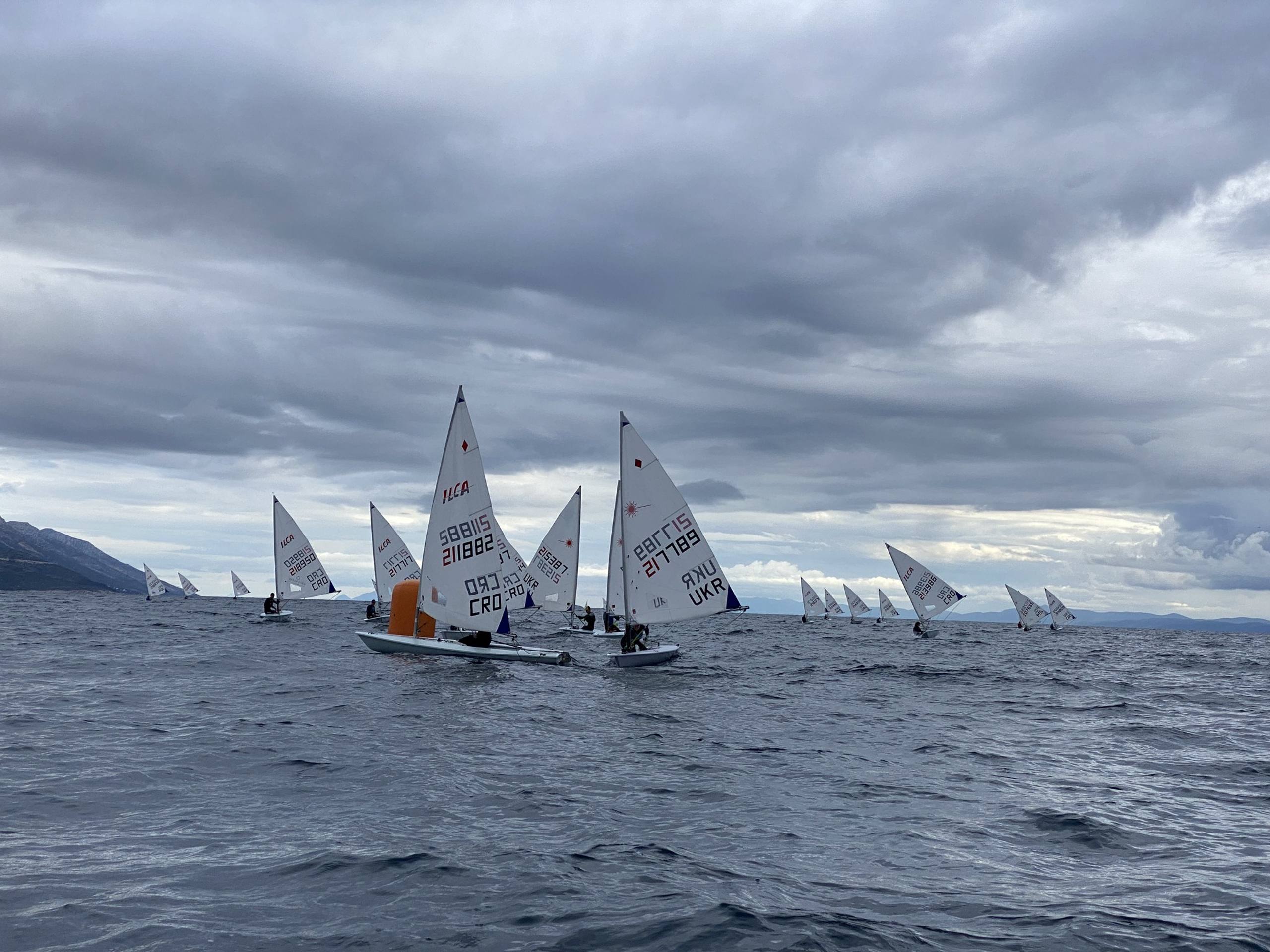 44. Međunarodna novogodišnja regata, Hvar, prosinac 2021. — fotografija 38 od 100
