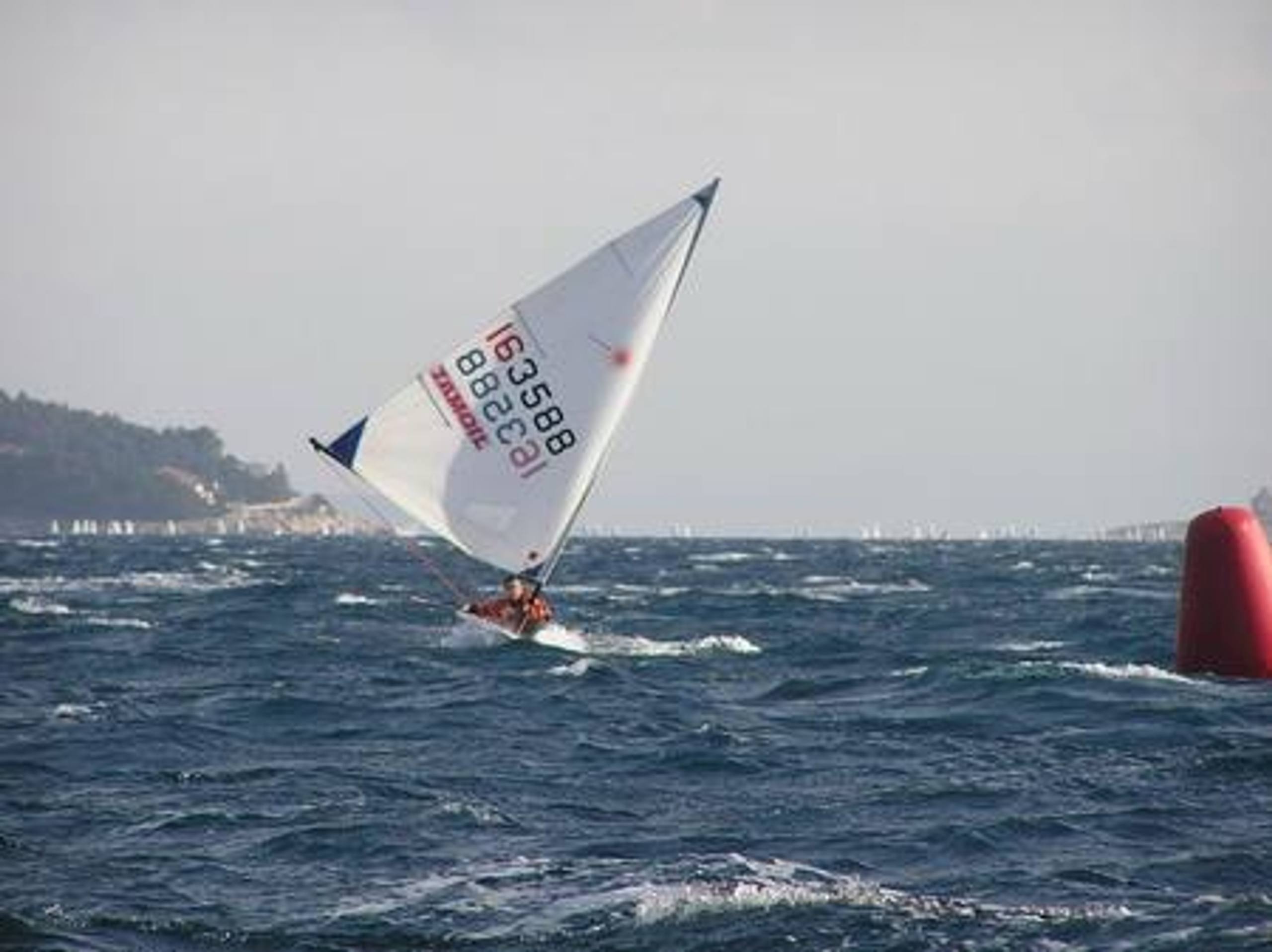 27. Međunarodna novogodišnja regata, Hvar, prosinac 2003. — fotografija 20 od 100