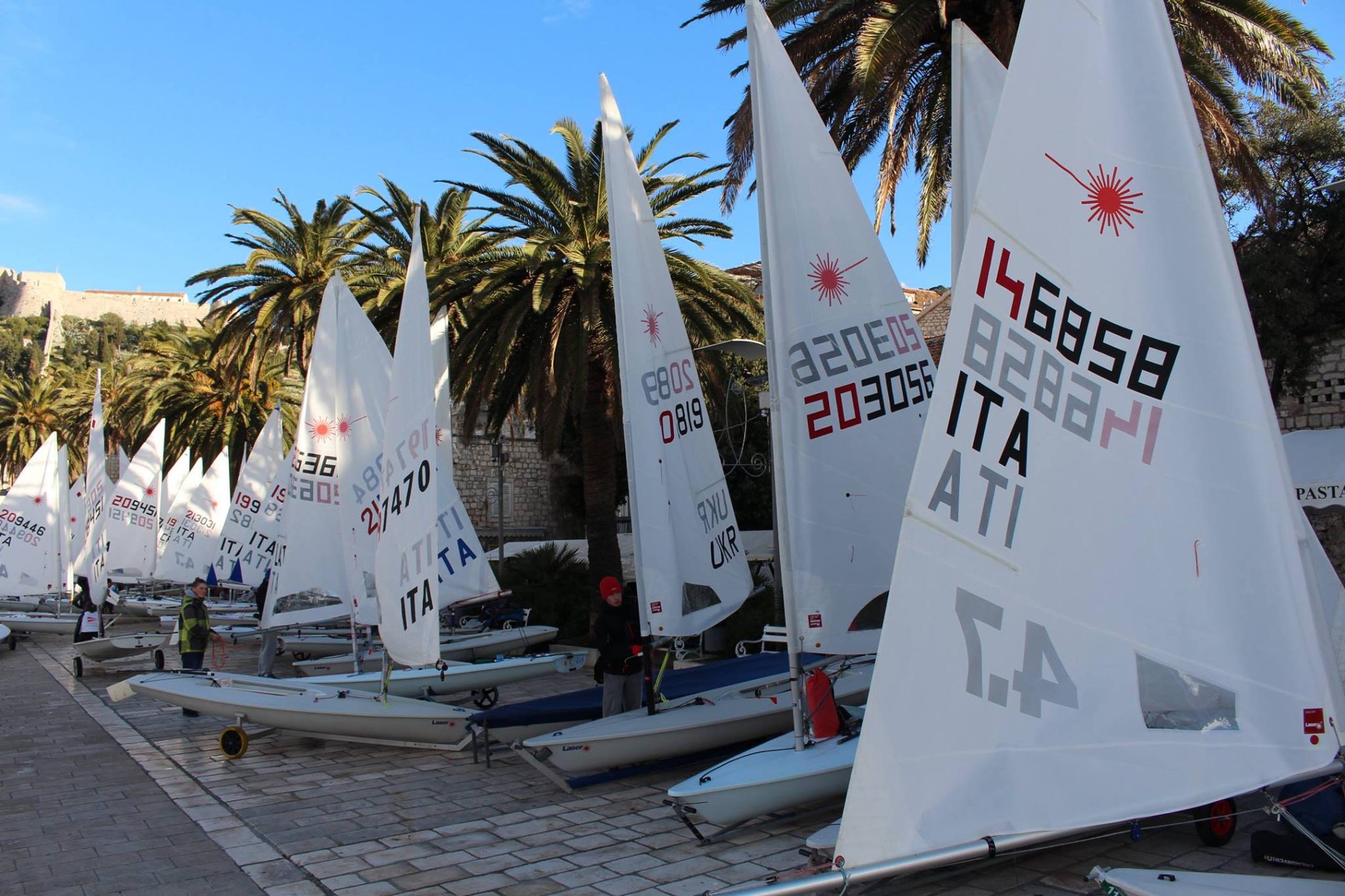 41. Međunarodna novogodišnja regata, Hvar, prosinac 2017. — fotografija 61 od 100