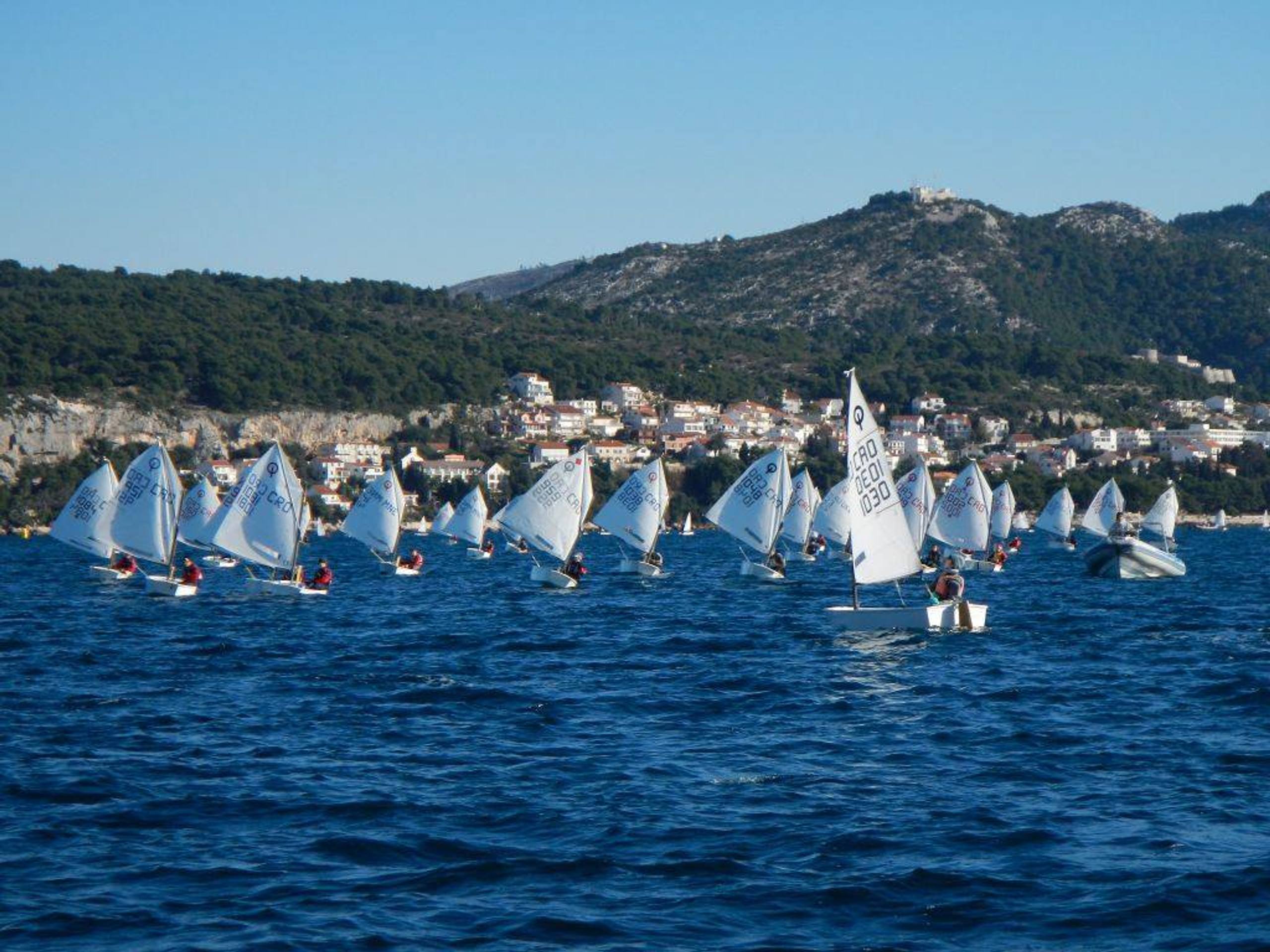 36. Međunarodna novogodišnja regata — Prvenstvo Hrvatske u klasi Optimist, Hvar, prosinac 2012. — fotografija 20 od 65