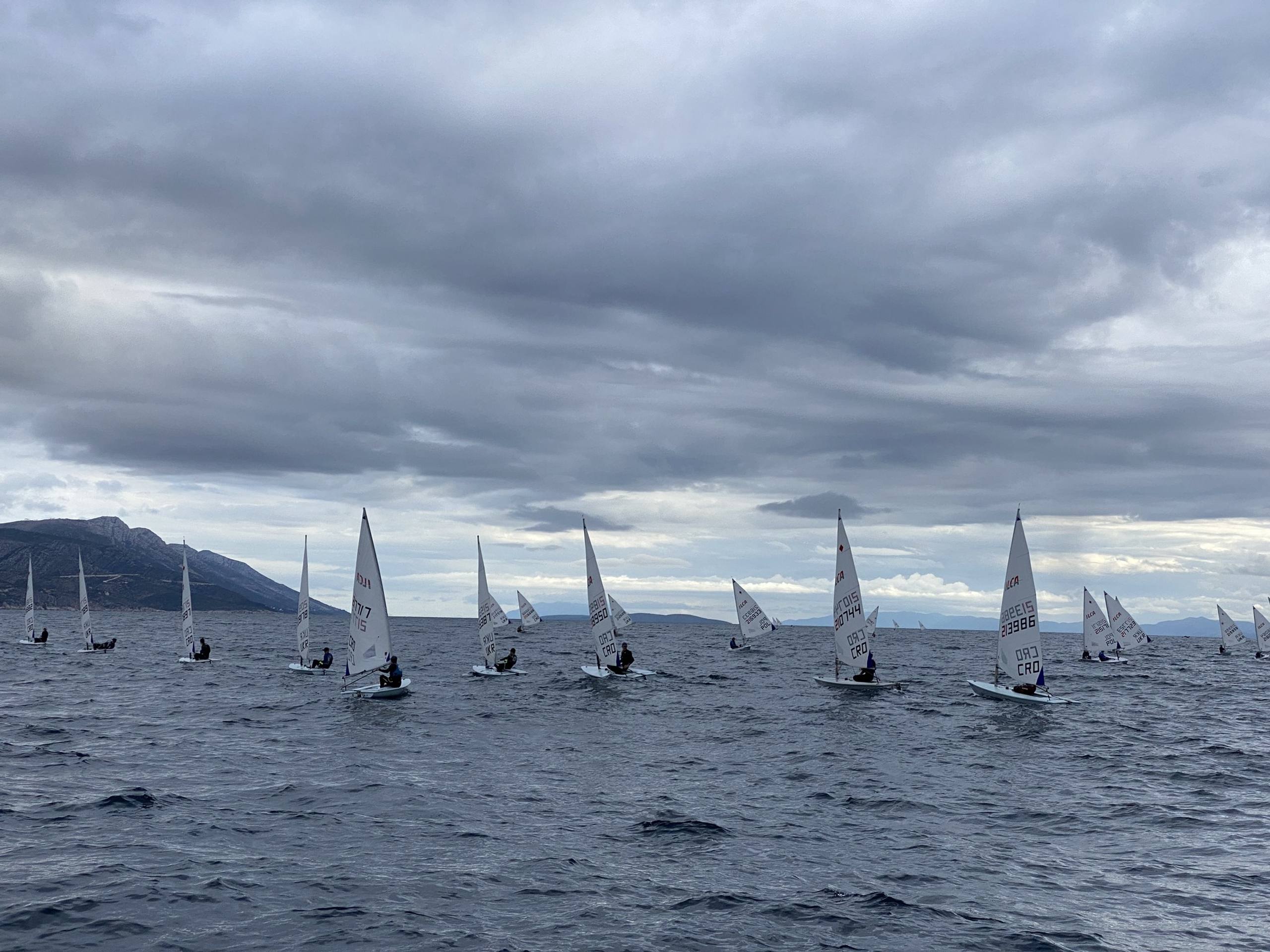 44. Međunarodna novogodišnja regata, Hvar, prosinac 2021. — fotografija 41 od 100