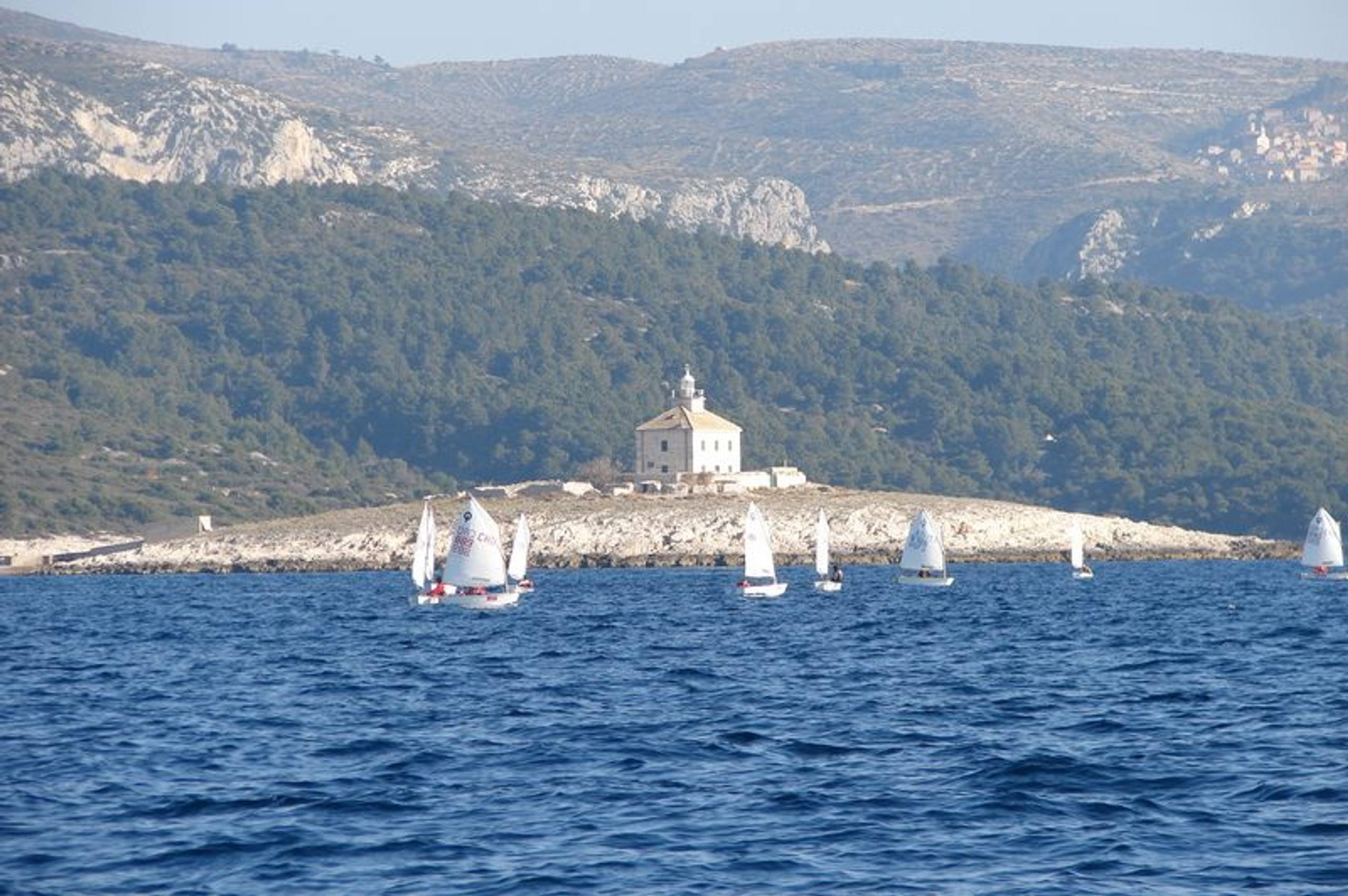 31. Međunarodna novogodišnja regata, Hvar, prosinac 2007. — fotografija 43 od 79