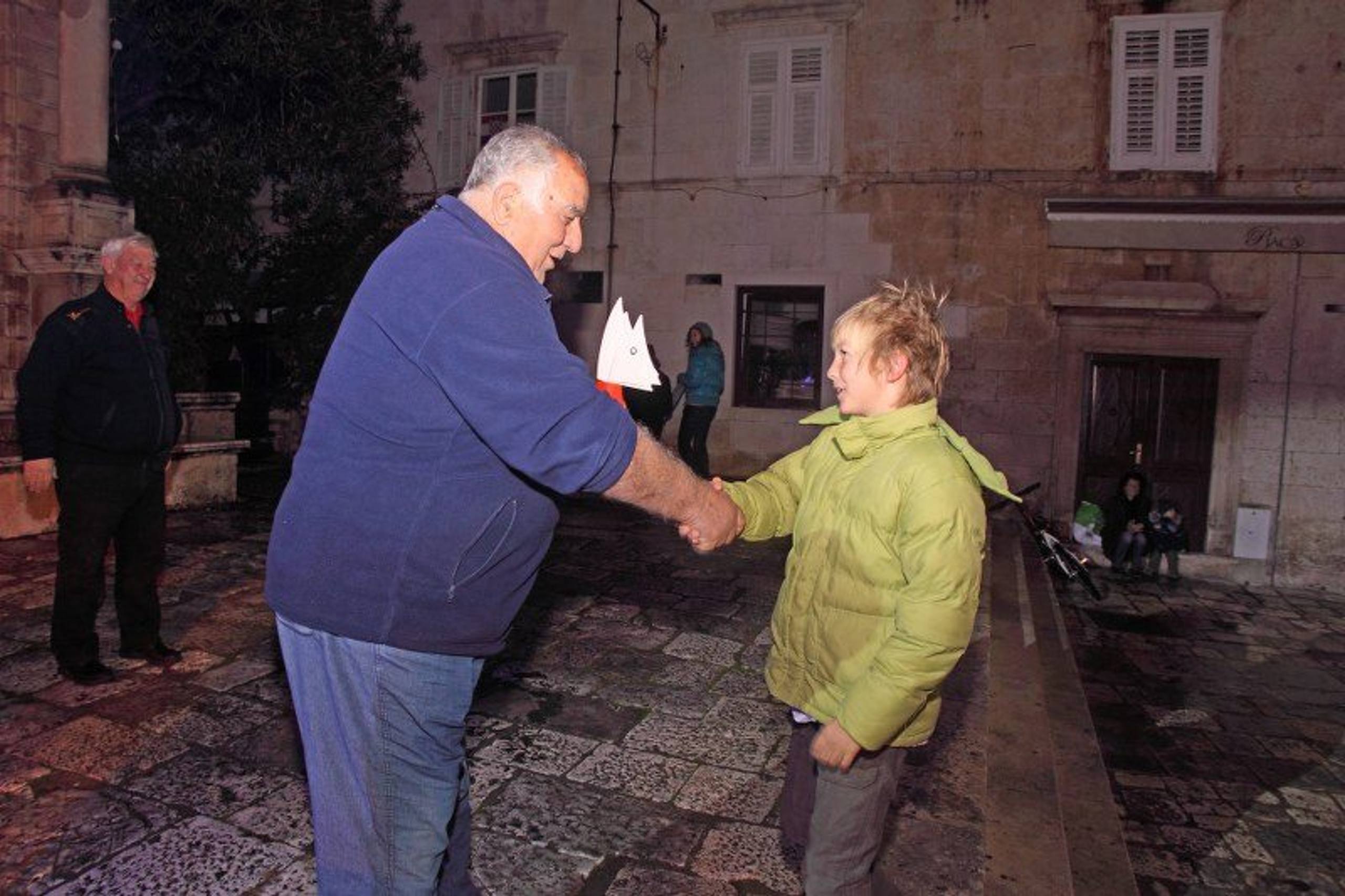 35. Međunarodna novogodišnja regata — FotoFot, Hvar, prosinac 2011. — fotografija 26 od 35