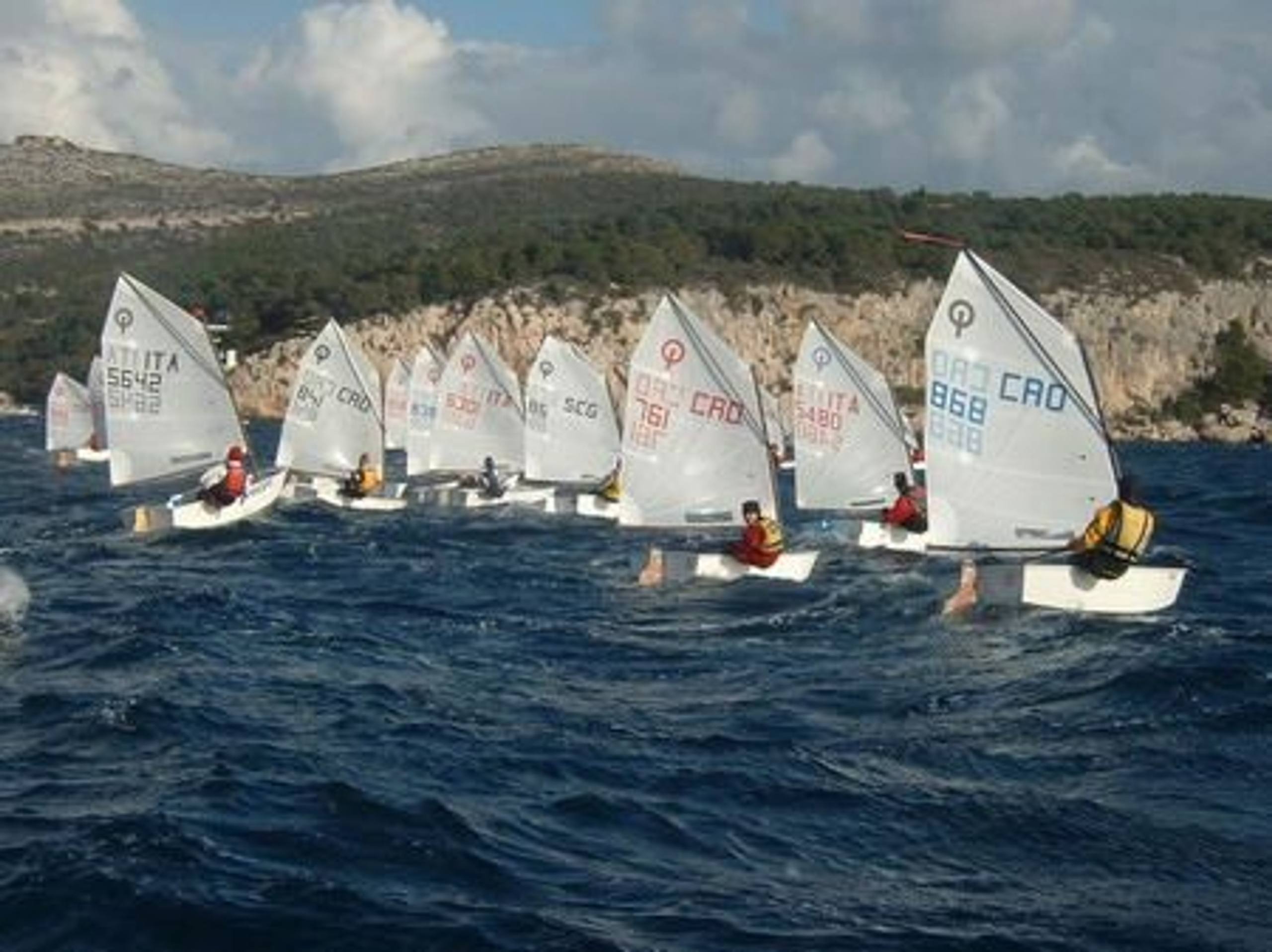 27. Međunarodna novogodišnja regata, Hvar, prosinac 2003. — fotografija 52 od 100