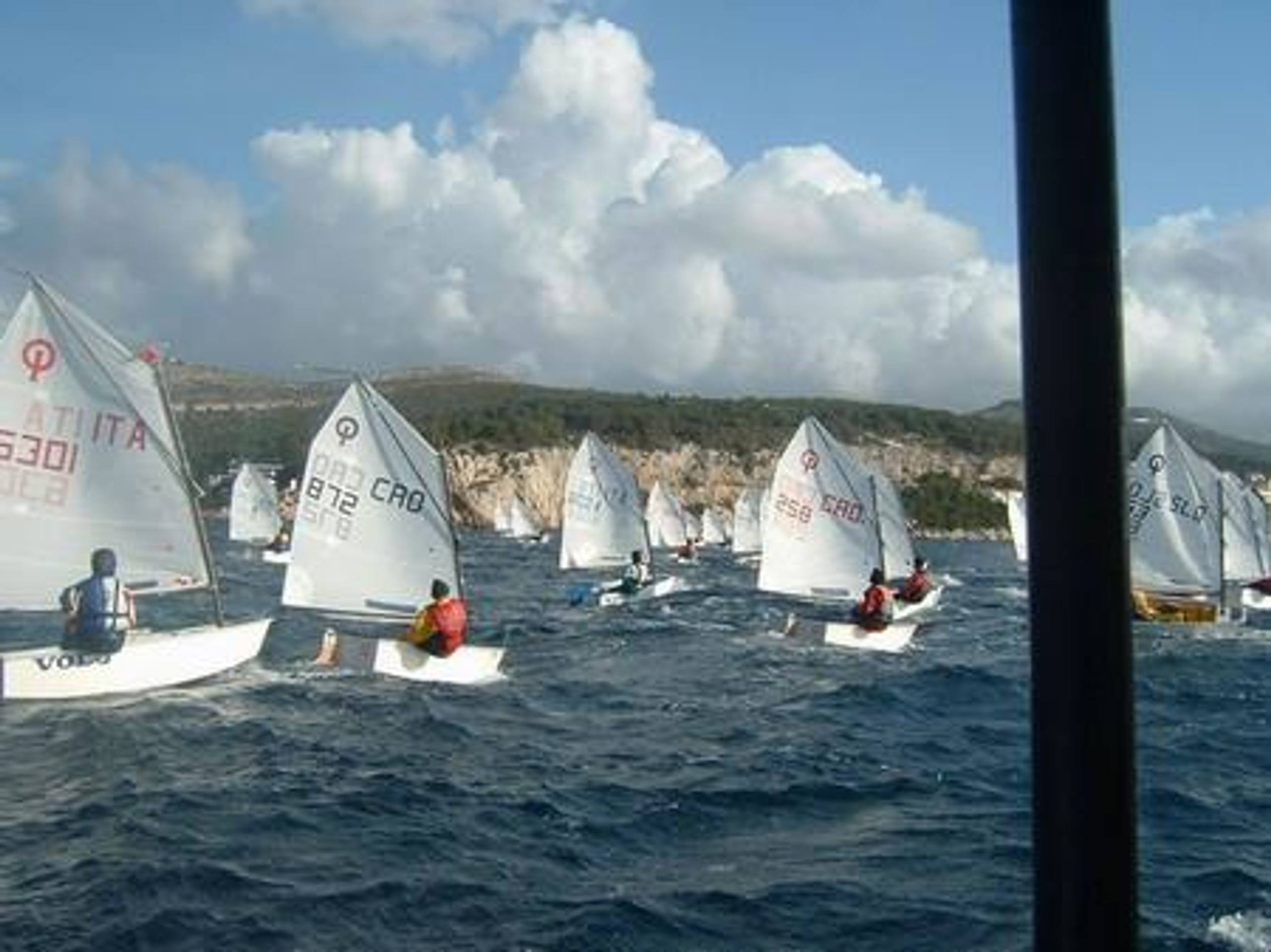 27. Međunarodna novogodišnja regata, Hvar, prosinac 2003. — fotografija 50 od 100