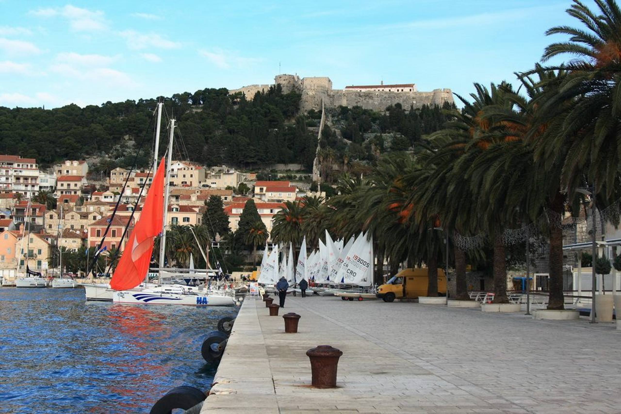 34. Međunarodna novogodišnja regata — Cucin, Hvar, prosinac 2010. — fotografija 31 od 78
