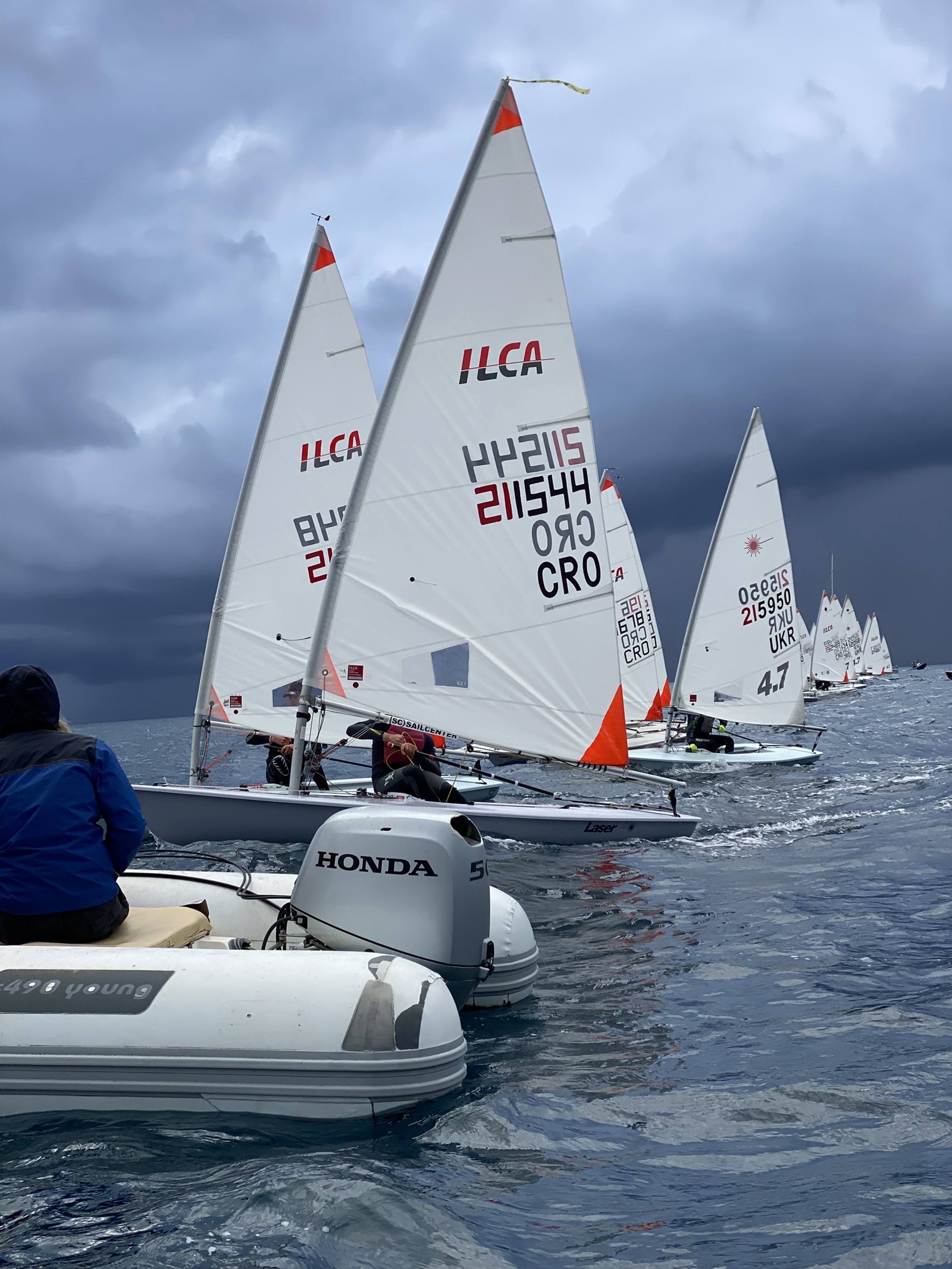 44. Međunarodna novogodišnja regata, Hvar, prosinac 2021. — fotografija 2 od 100
