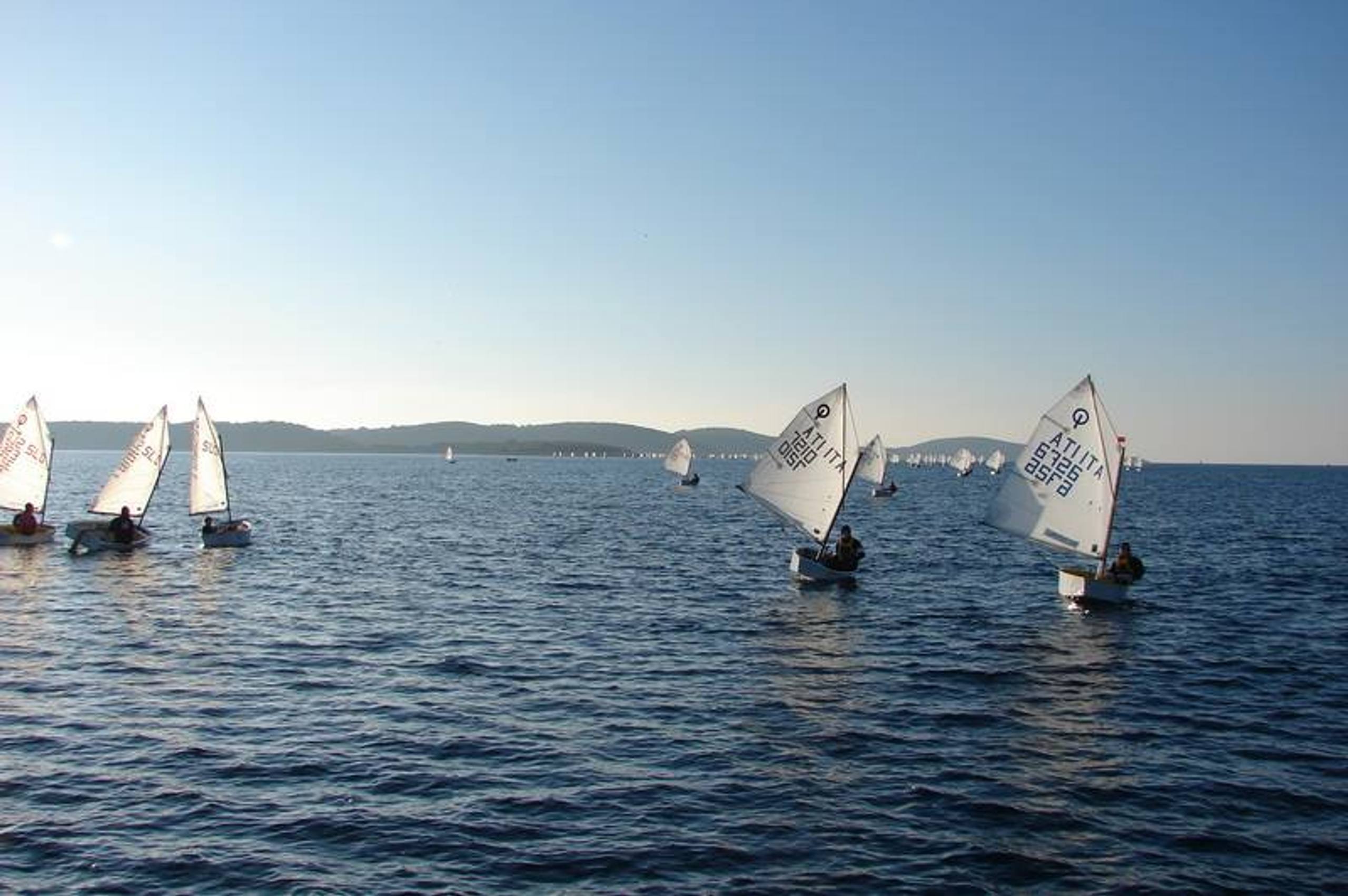31. Međunarodna novogodišnja regata, Hvar, prosinac 2007. — fotografija 35 od 79