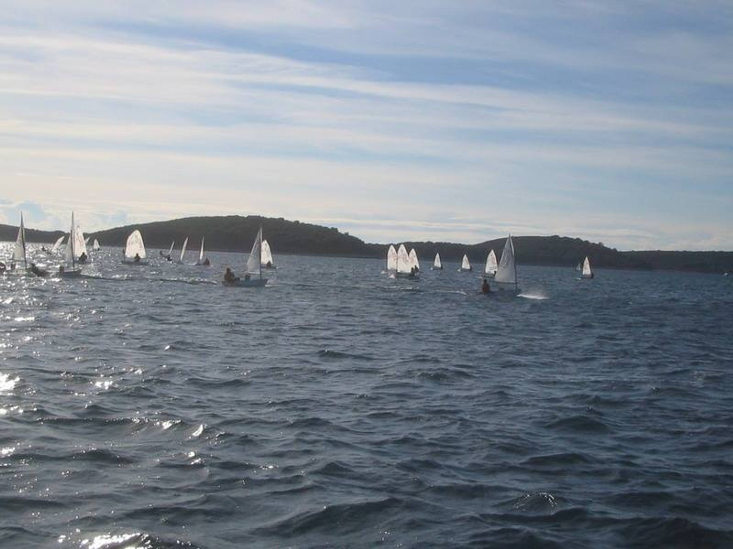 28. Međunarodna novogodišnja regata, Hvar, prosinac 2004. — fotografija 40 od 105