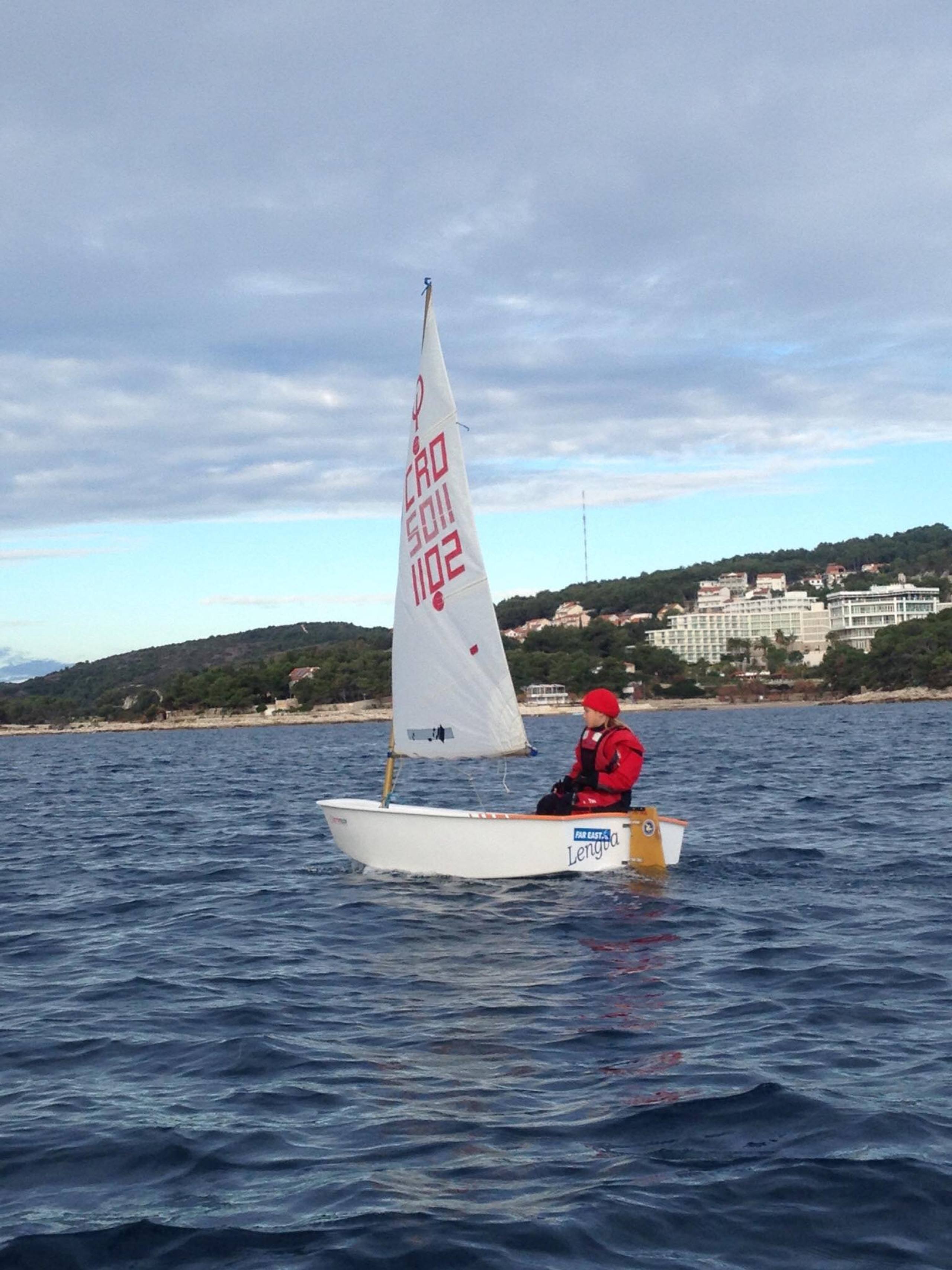 41. Međunarodna novogodišnja regata, Hvar, prosinac 2017. — fotografija 19 od 100