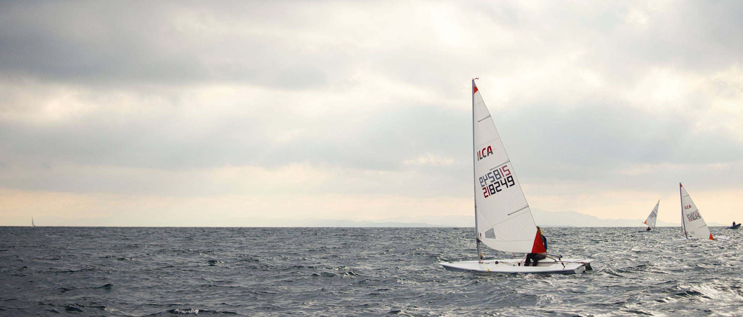 45. Međunarodna novogodišnja regata, Hvar, prosinac 2022. — fotografija 33 od 100