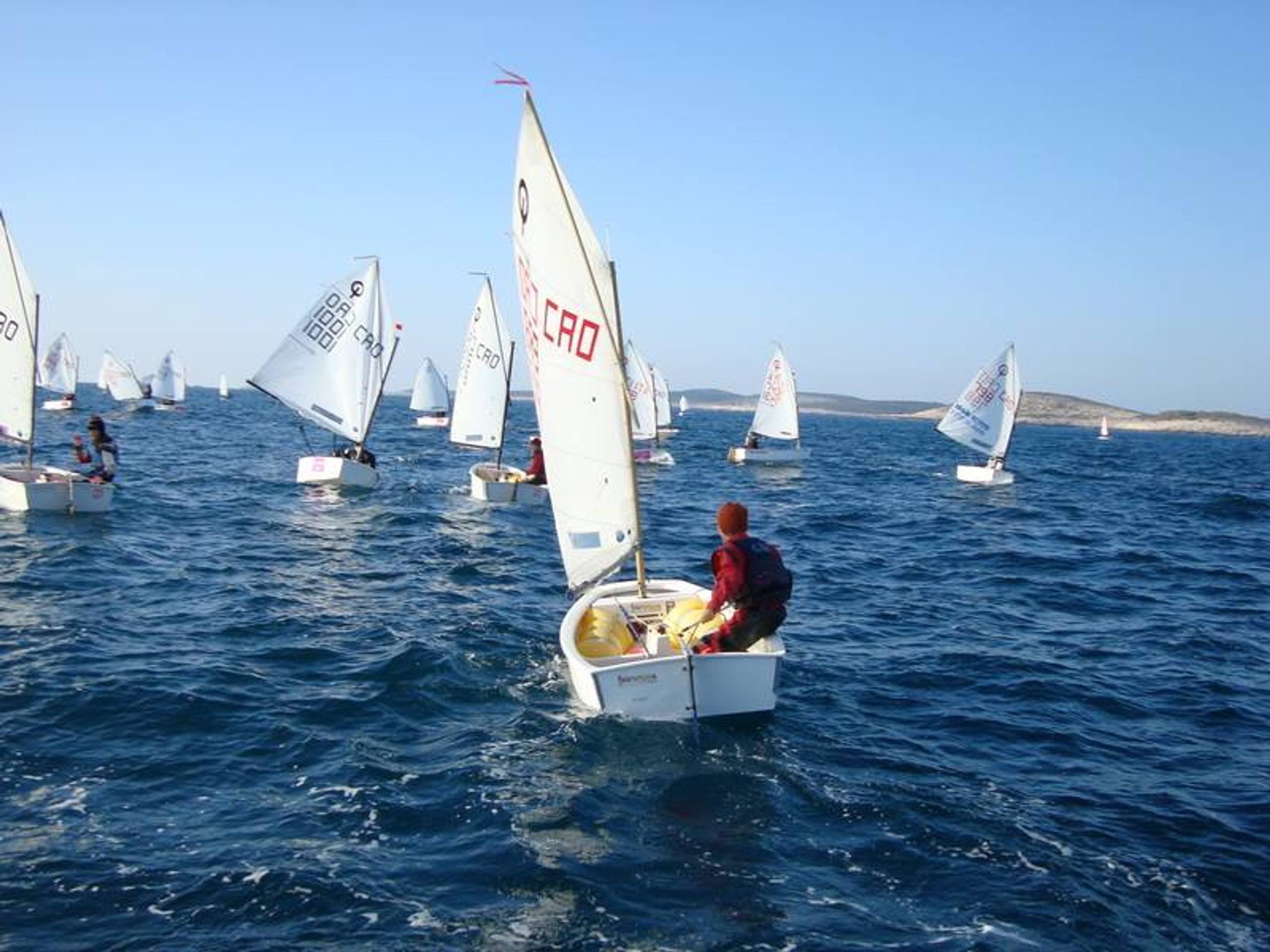 32. Međunarodna novogodišnja regata, Hvar, prosinac 2008. — fotografija 24 od 68
