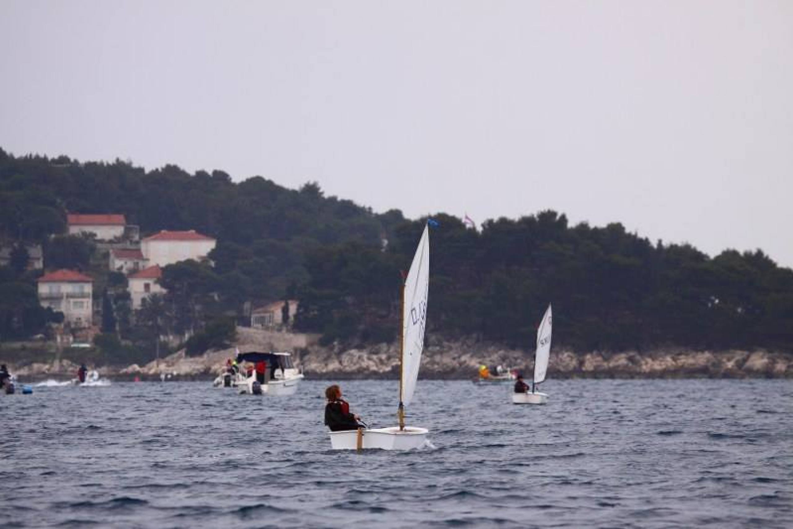 35. Međunarodna novogodišnja regata — FotoFot, Hvar, prosinac 2011. — fotografija 15 od 35