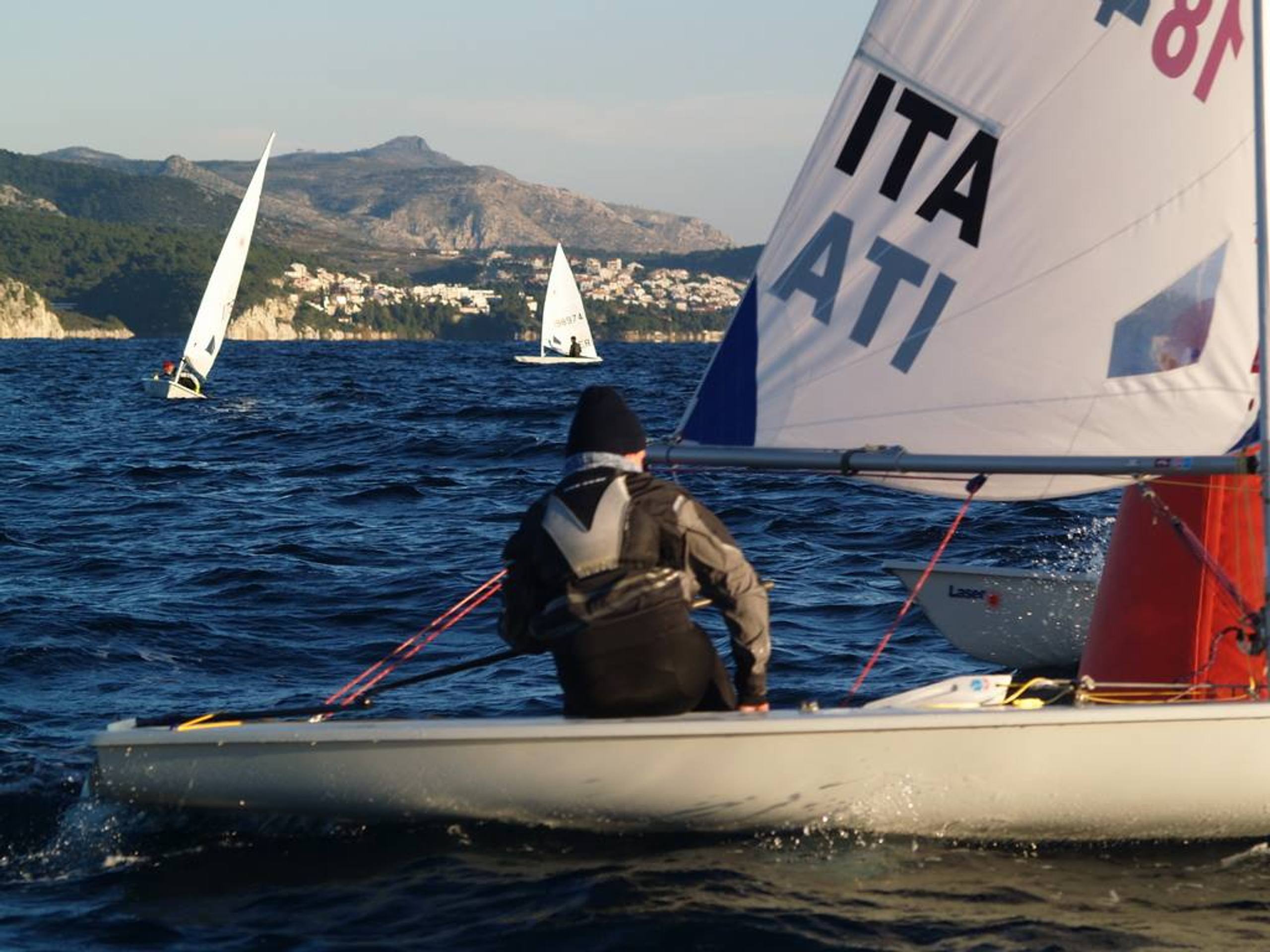 34. Međunarodna novogodišnja regata — K&B, Hvar, prosinac 2010. — fotografija 29 od 50