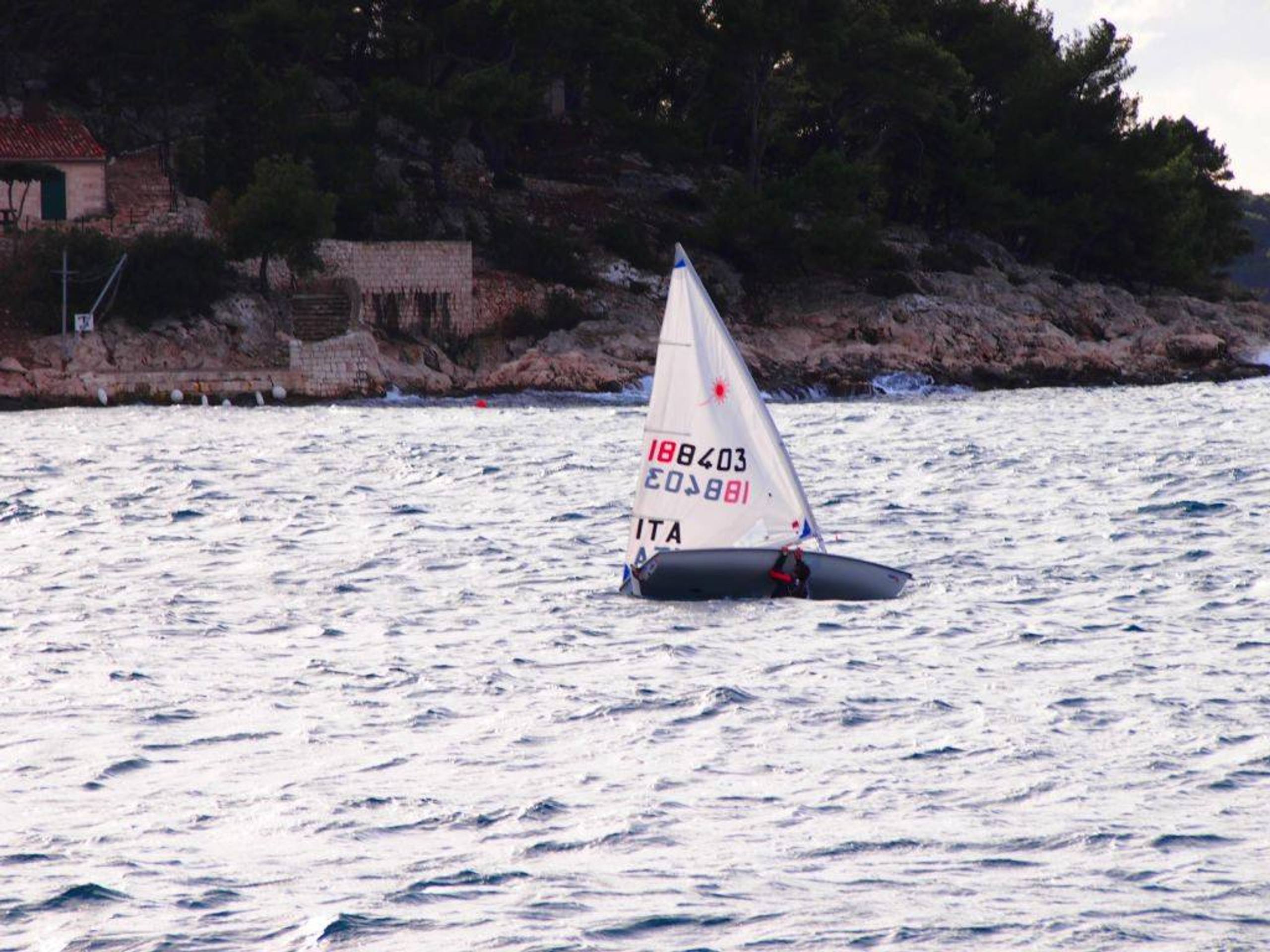 36. Međunarodna novogodišnja regata — Laser, Hvar, prosinac 2012. — fotografija 29 od 77