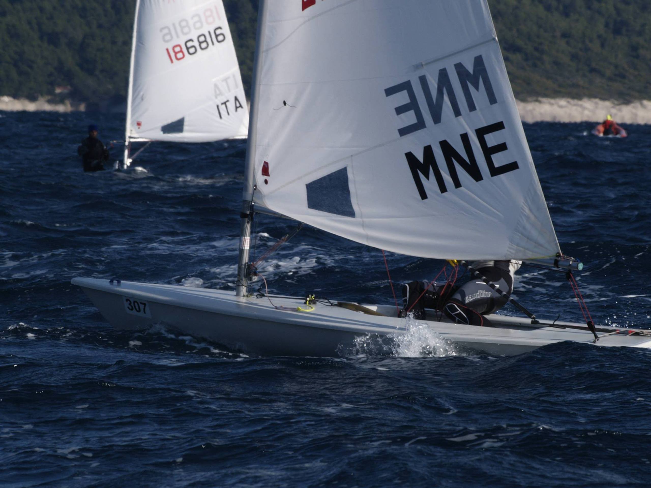 38. Međunarodna novogodišnja regata — Laser, Hvar, prosinac 2014. — fotografija 15 od 43 (foto: Zoran Jakšić Mrva)