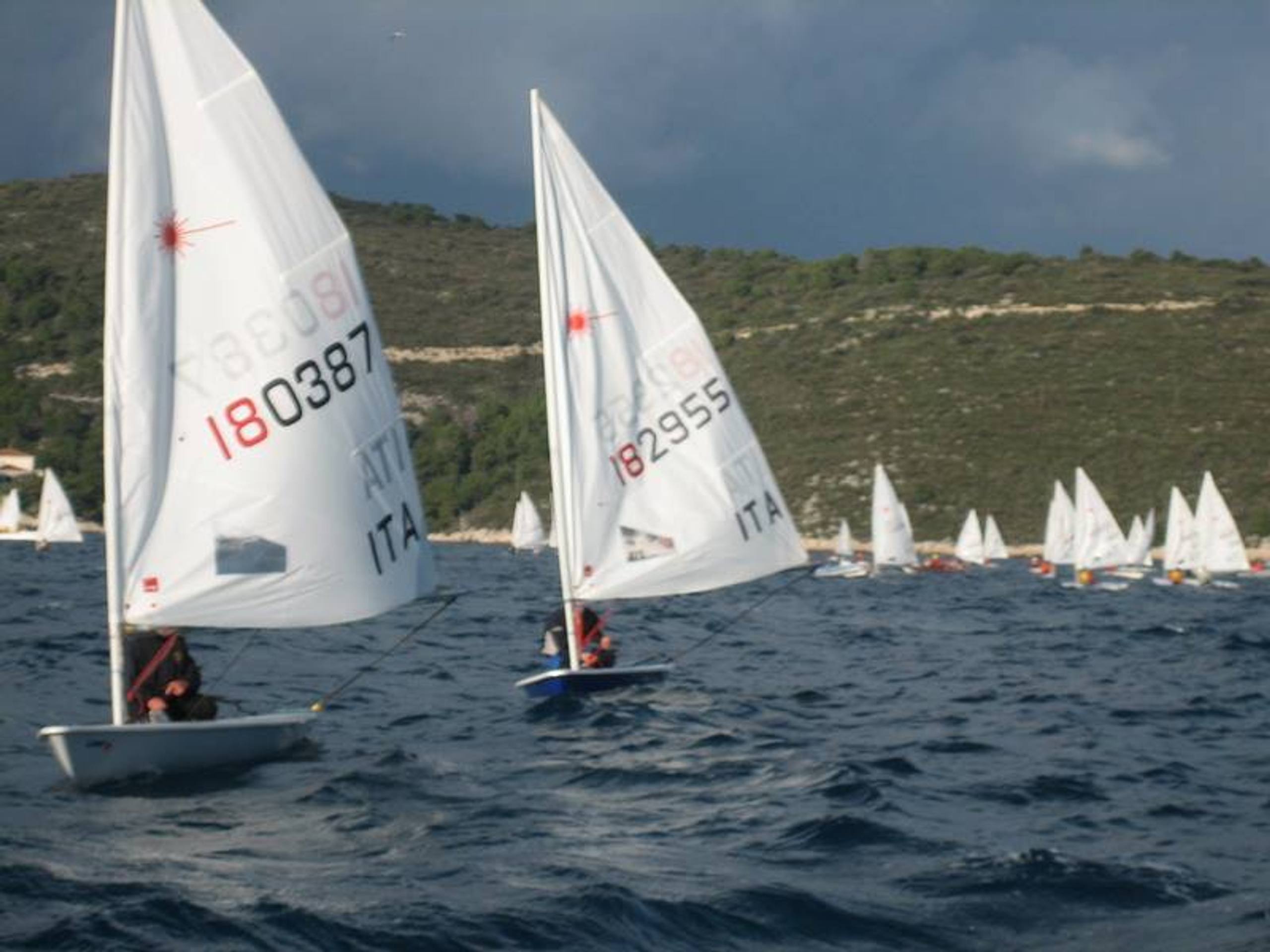 29. Međunarodna novogodišnja regata, Hvar, prosinac 2005. — fotografija 11 od 100