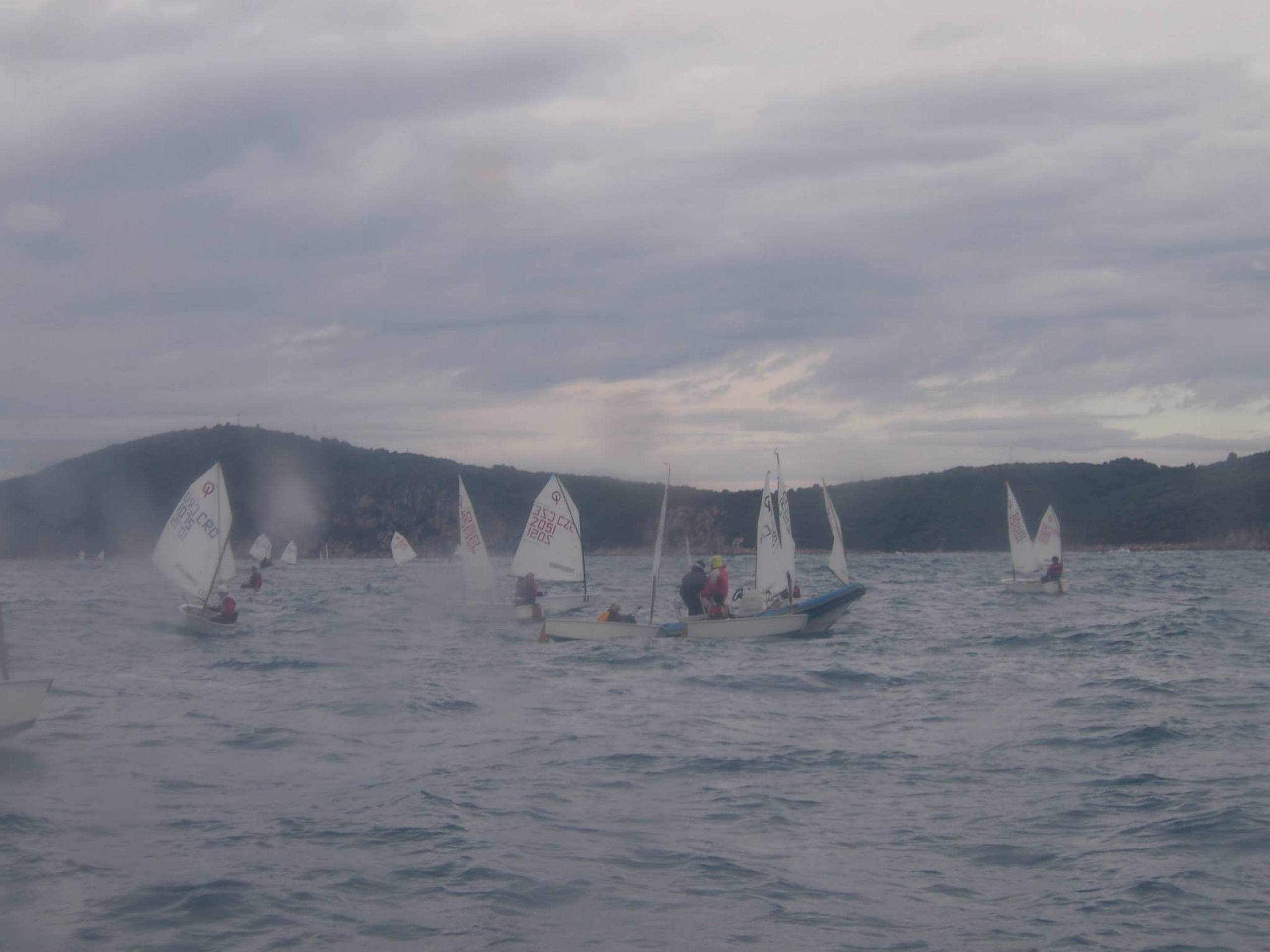 38. Međunarodna novogodišnja regata — Optimist, Hvar, prosinac 2014. — fotografija 13 od 57 (foto: Viktorija Nižetić)